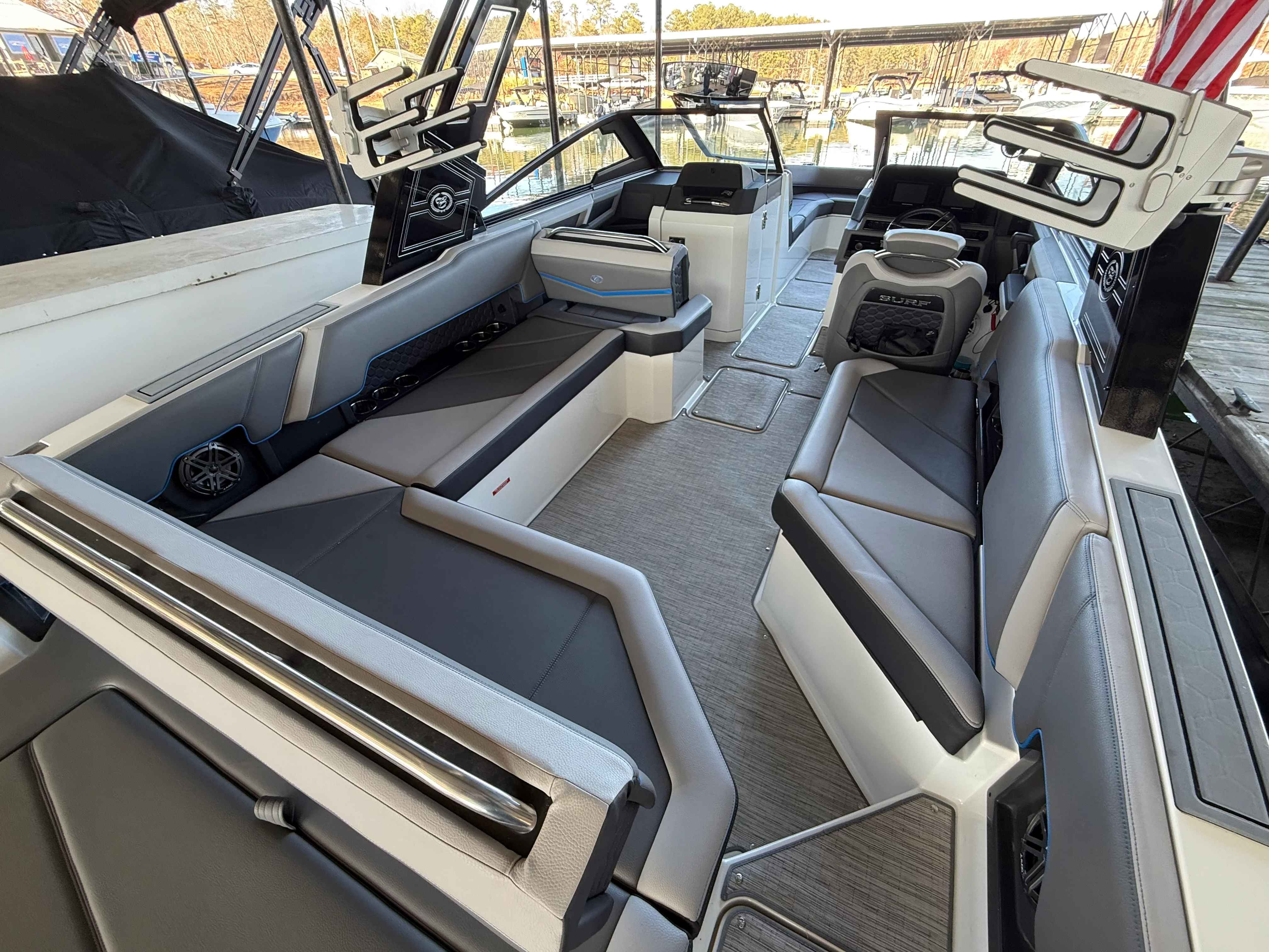 2022 Cobalt R8 SURF Image Thumbnail #20