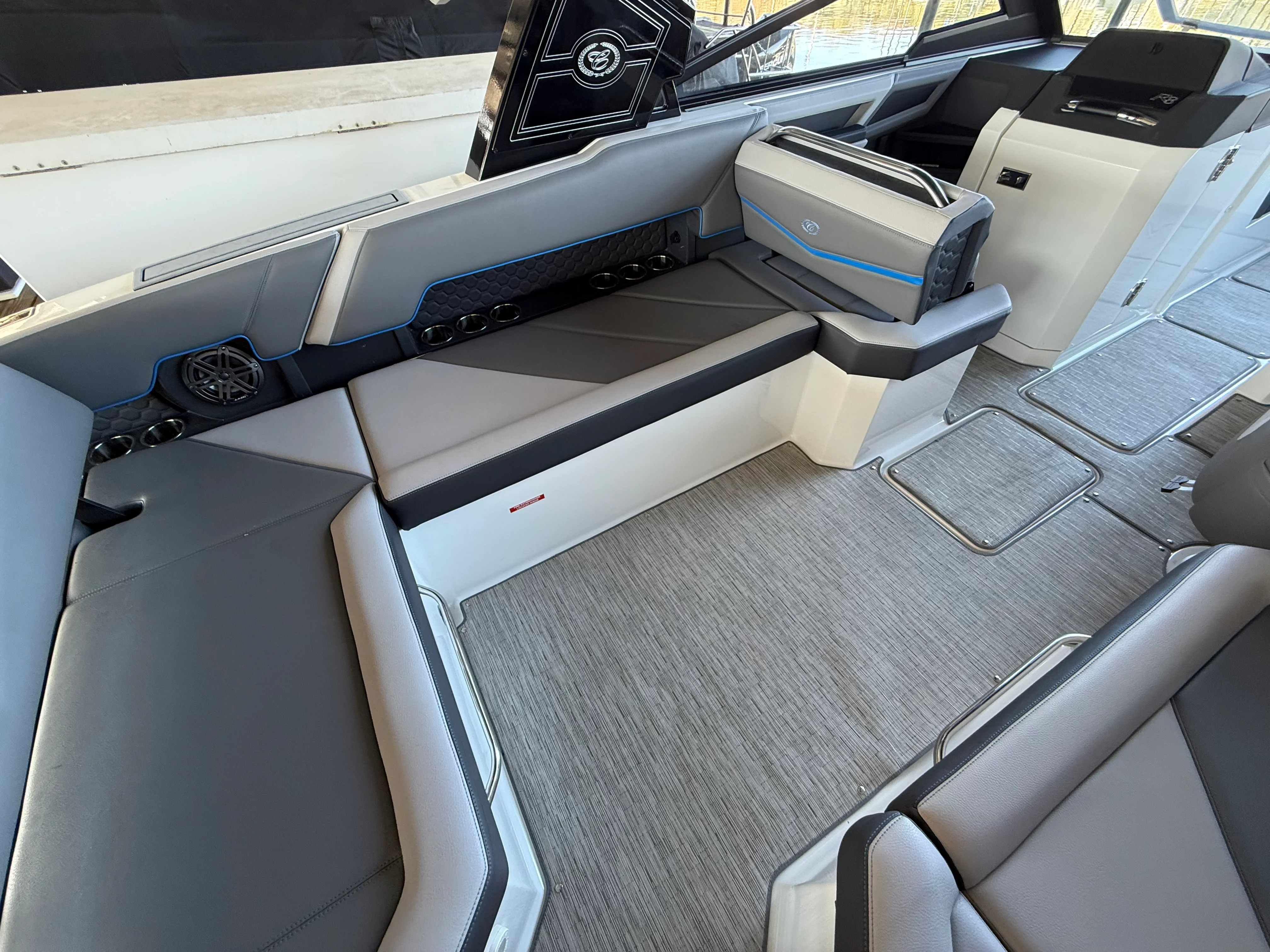 2022 Cobalt R8 SURF Image Thumbnail #24