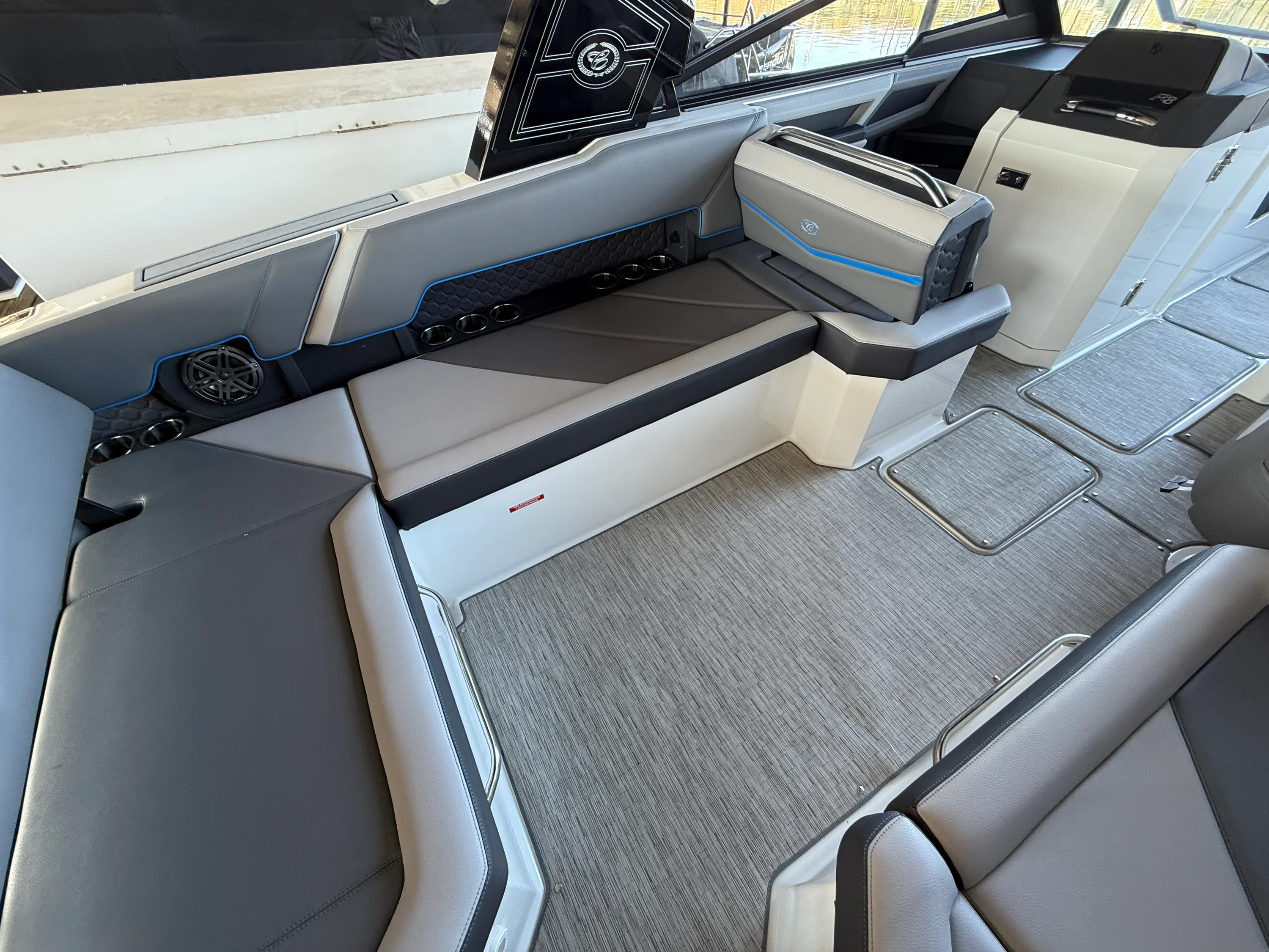 2022 Cobalt R8 SURF Image Thumbnail #24