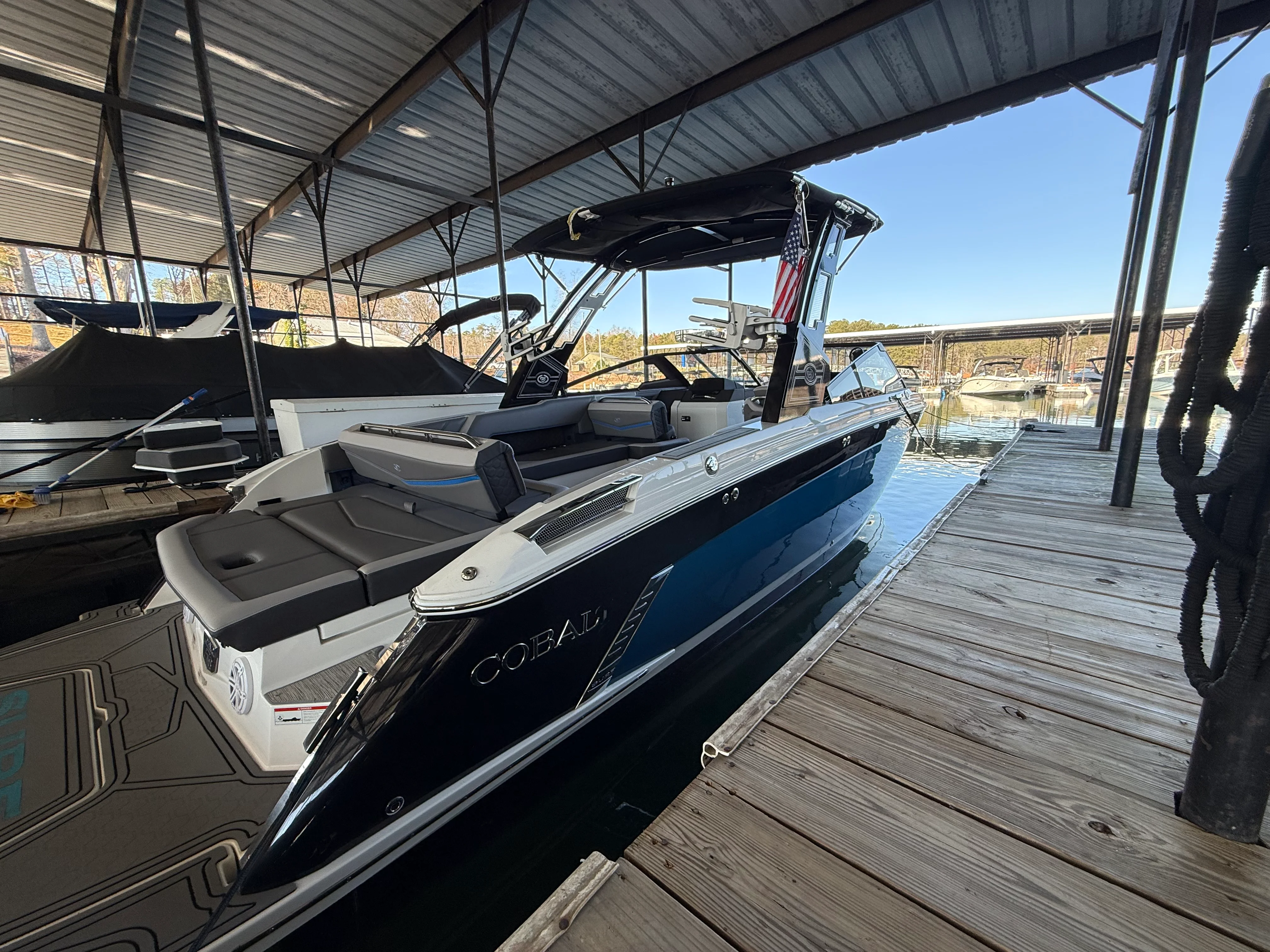 2022 Cobalt R8 SURF Image Thumbnail #5