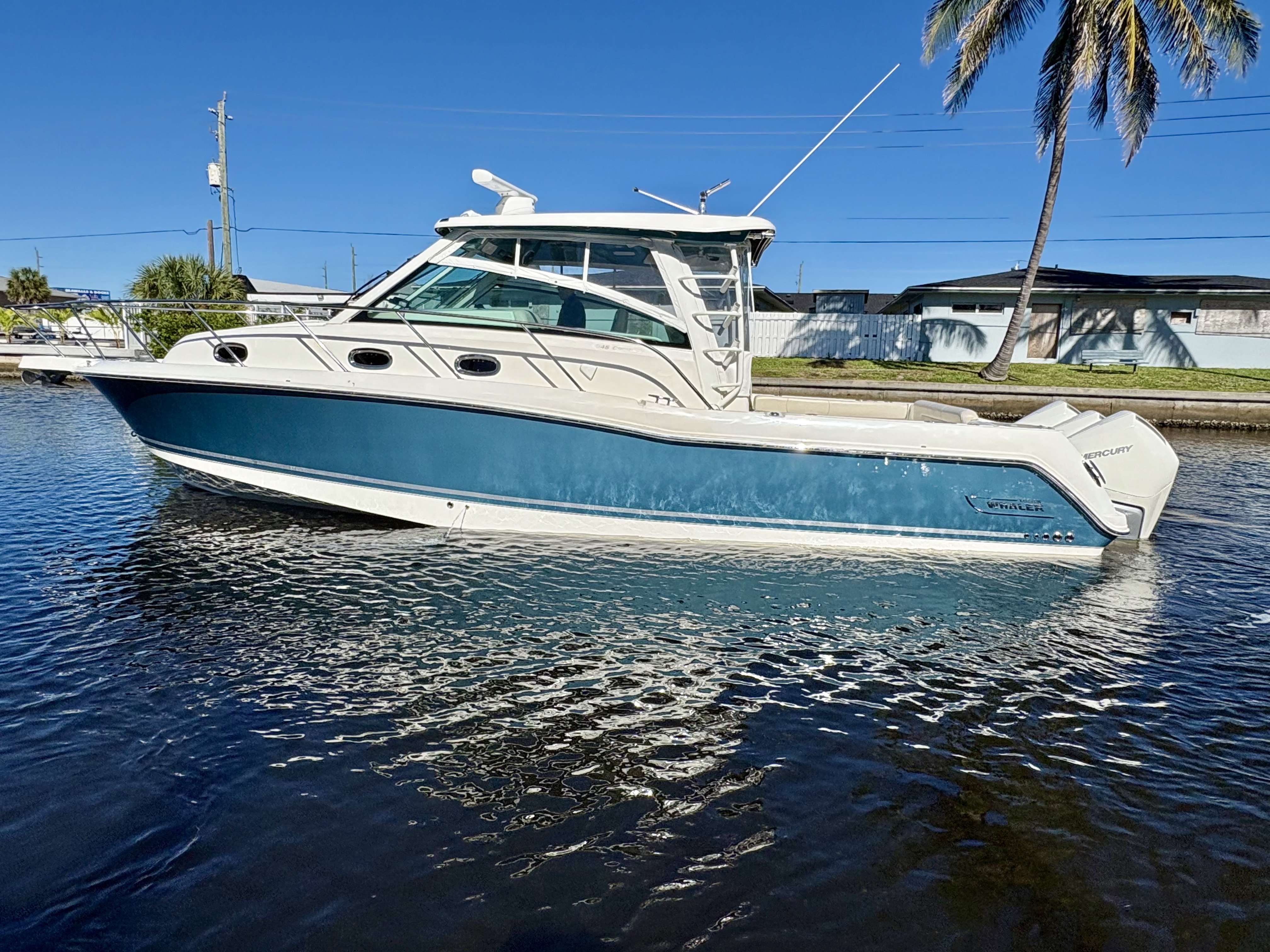 2021 Boston Whaler 345 CONQUEST Image Thumbnail #3
