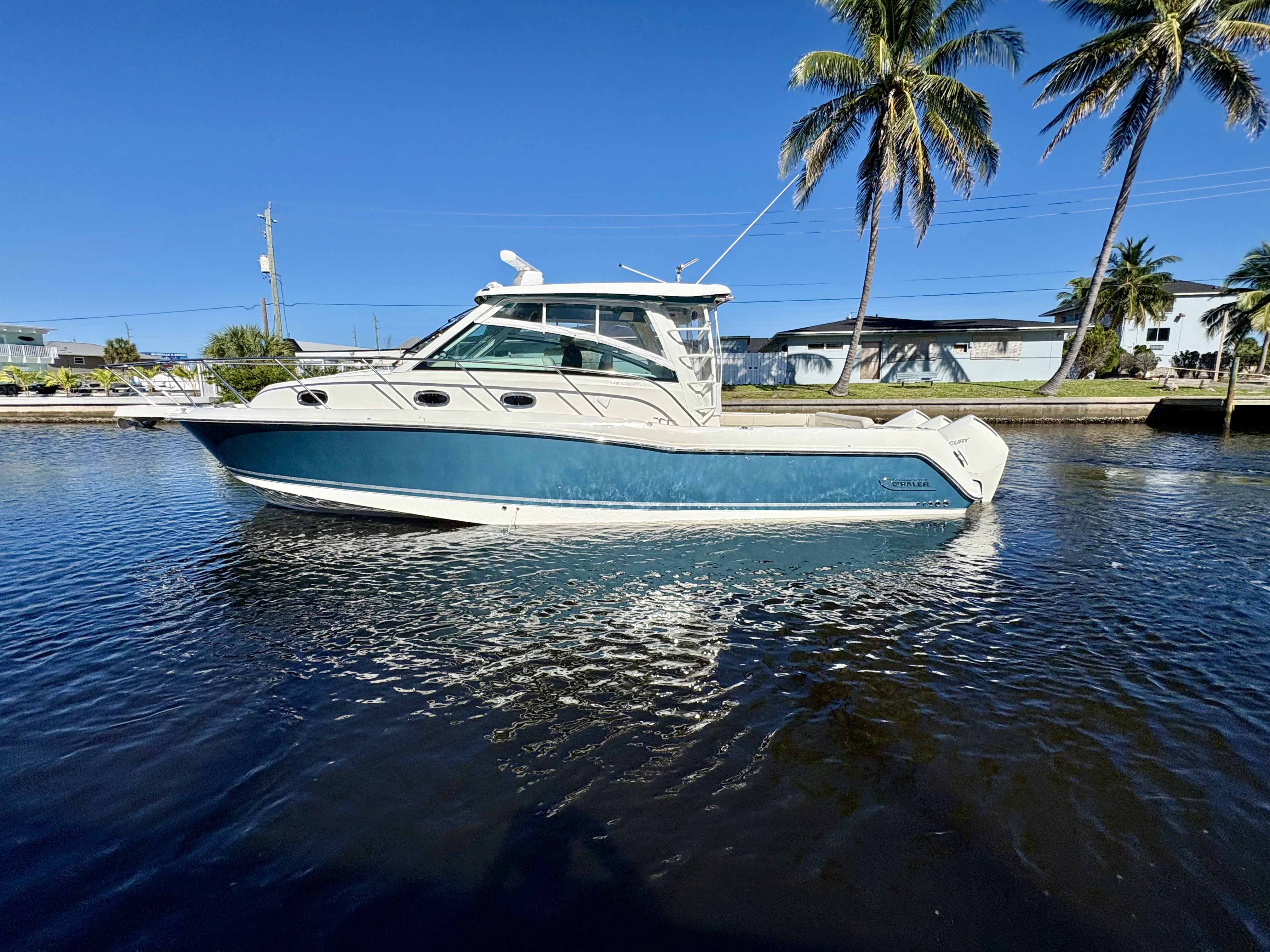 2021 Boston Whaler 345 CONQUEST Image Thumbnail #4