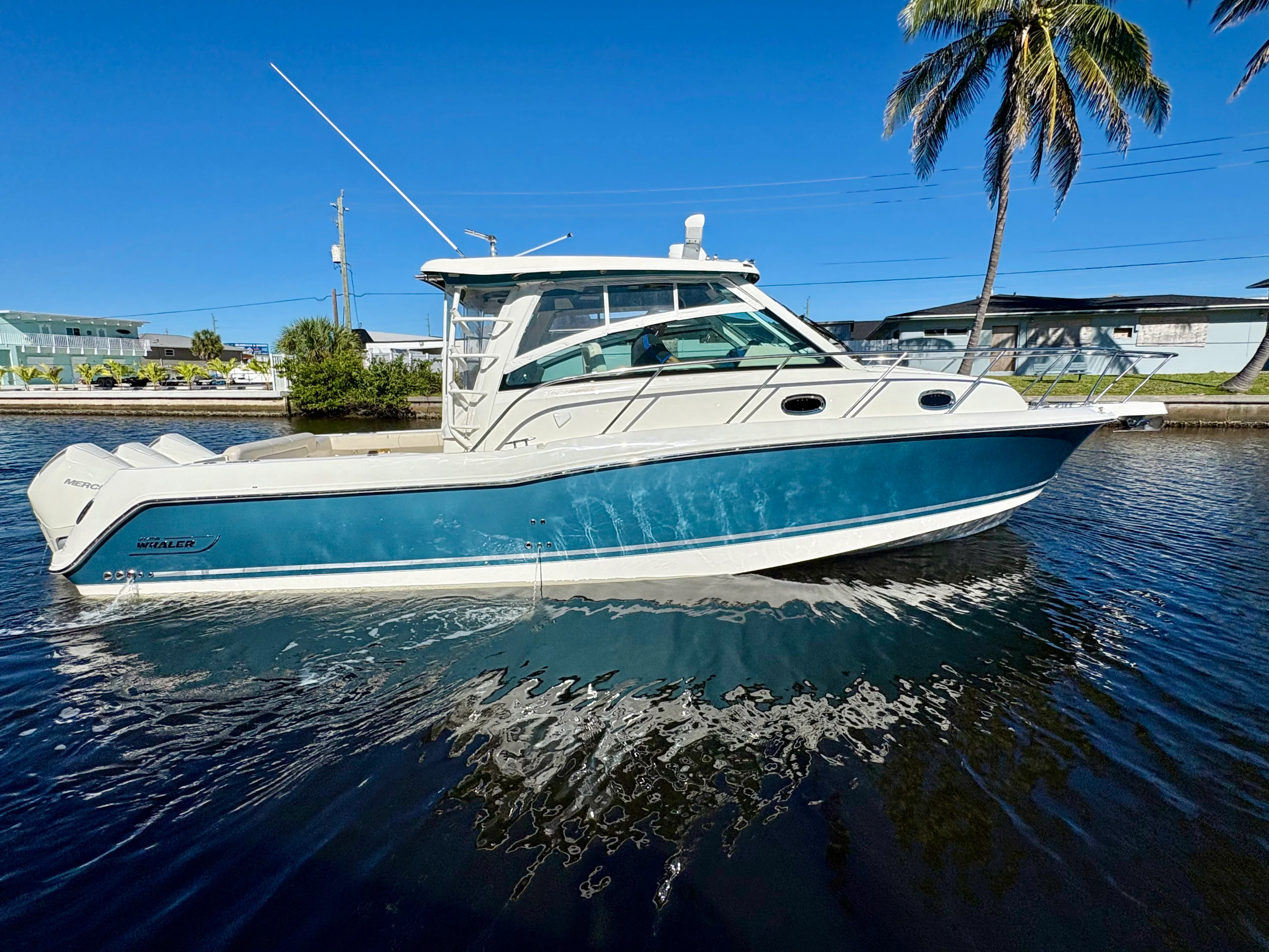 2021 Boston Whaler 345 CONQUEST Image Thumbnail #12