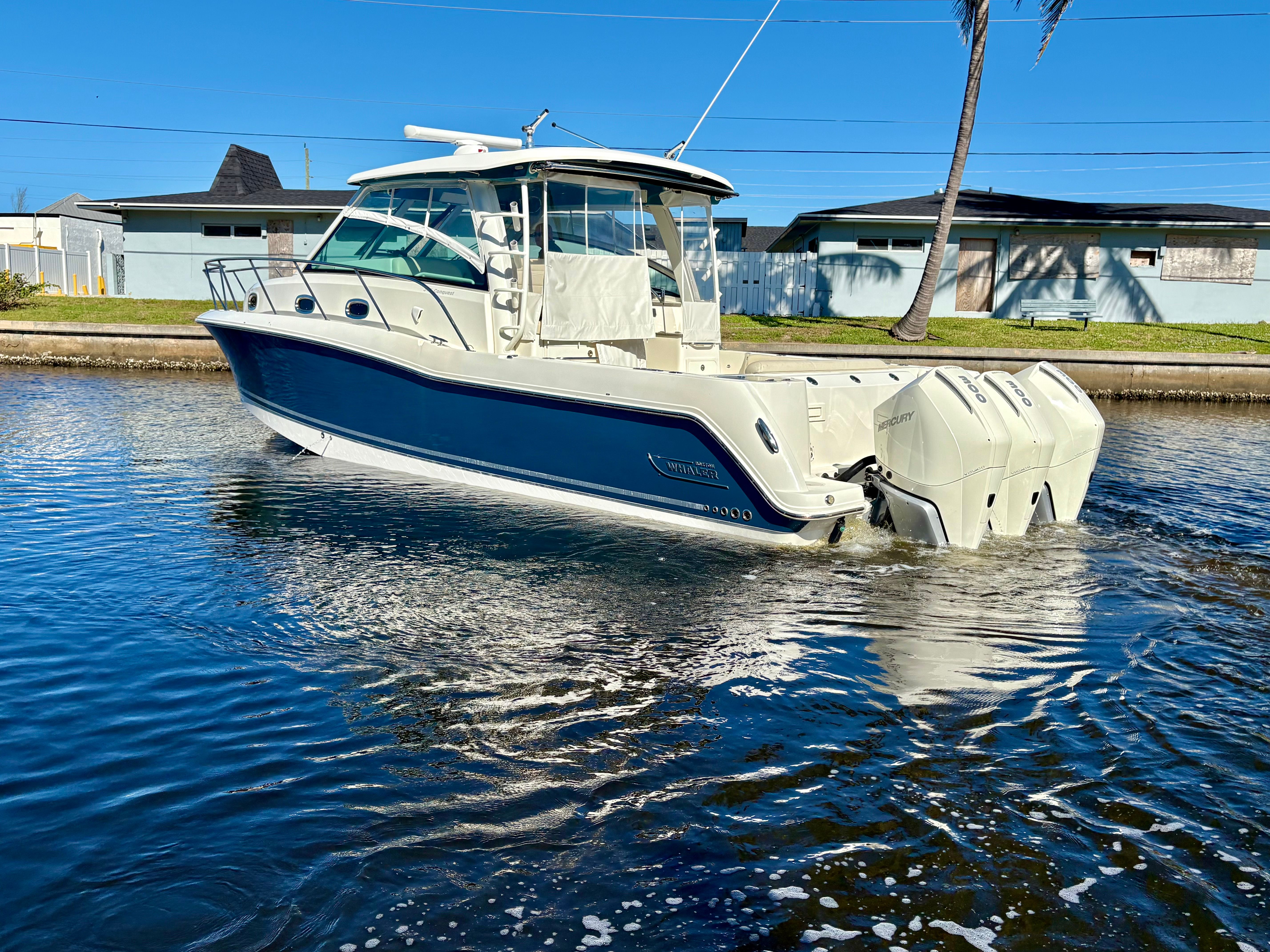 2021 Boston Whaler 345 CONQUEST Image Thumbnail #16