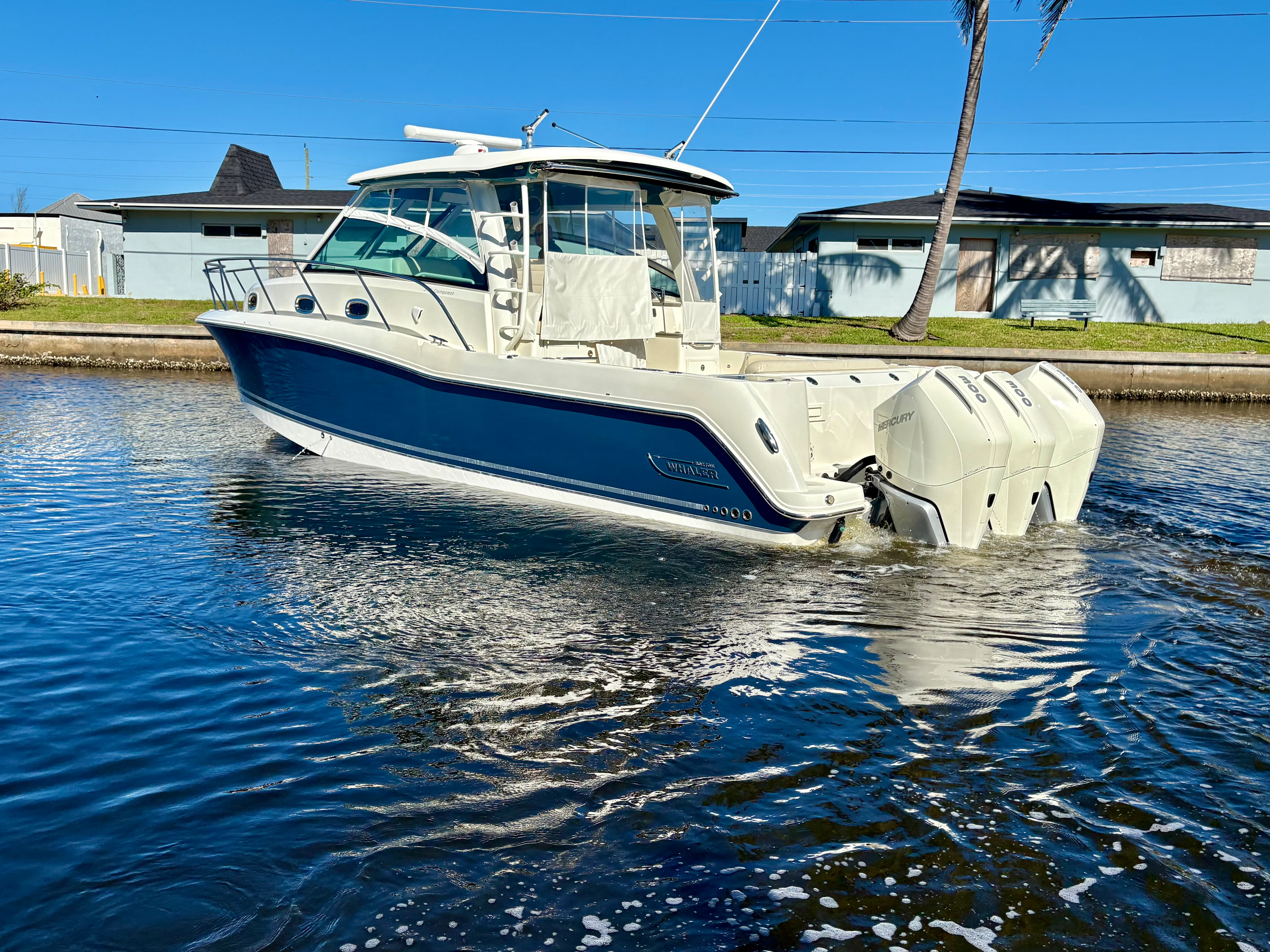 2021 Boston Whaler 345 CONQUEST Image Thumbnail #16
