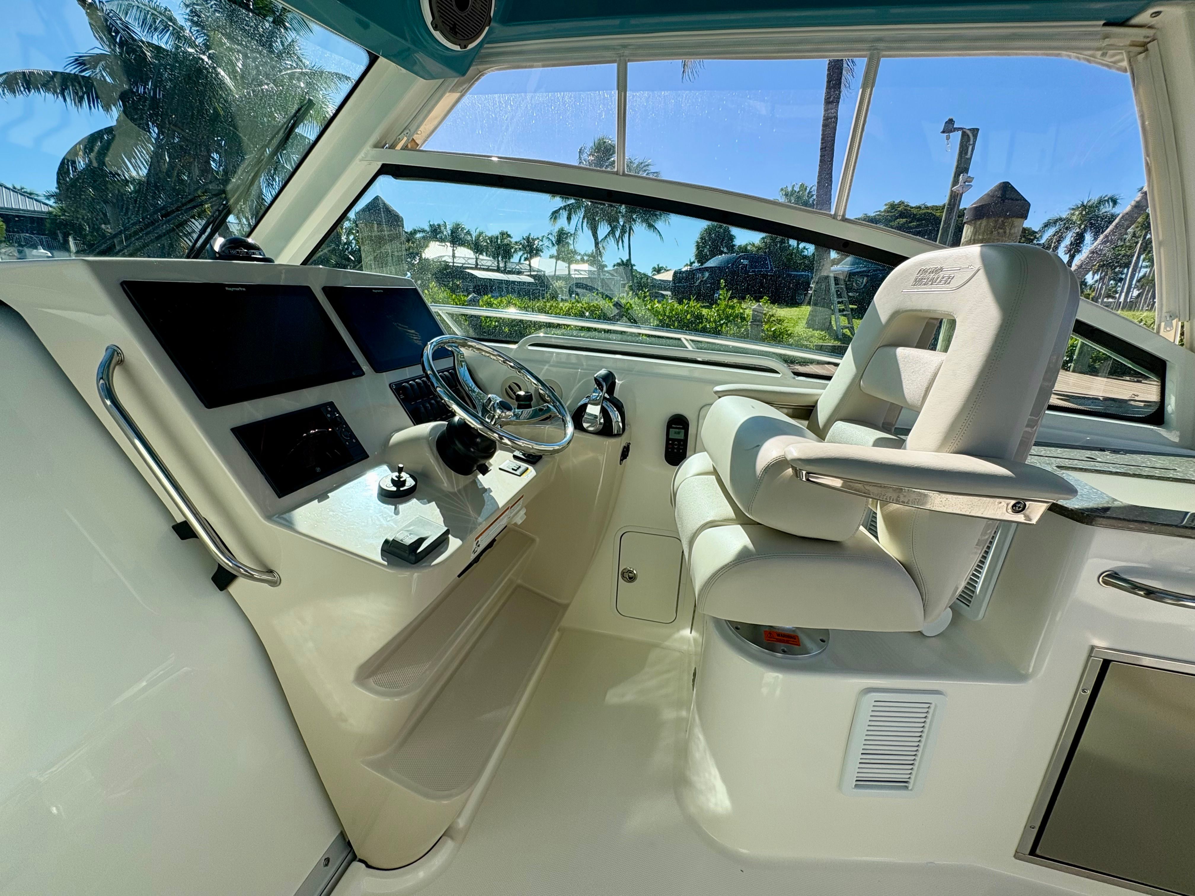 2021 Boston Whaler 345 CONQUEST Image Thumbnail #36