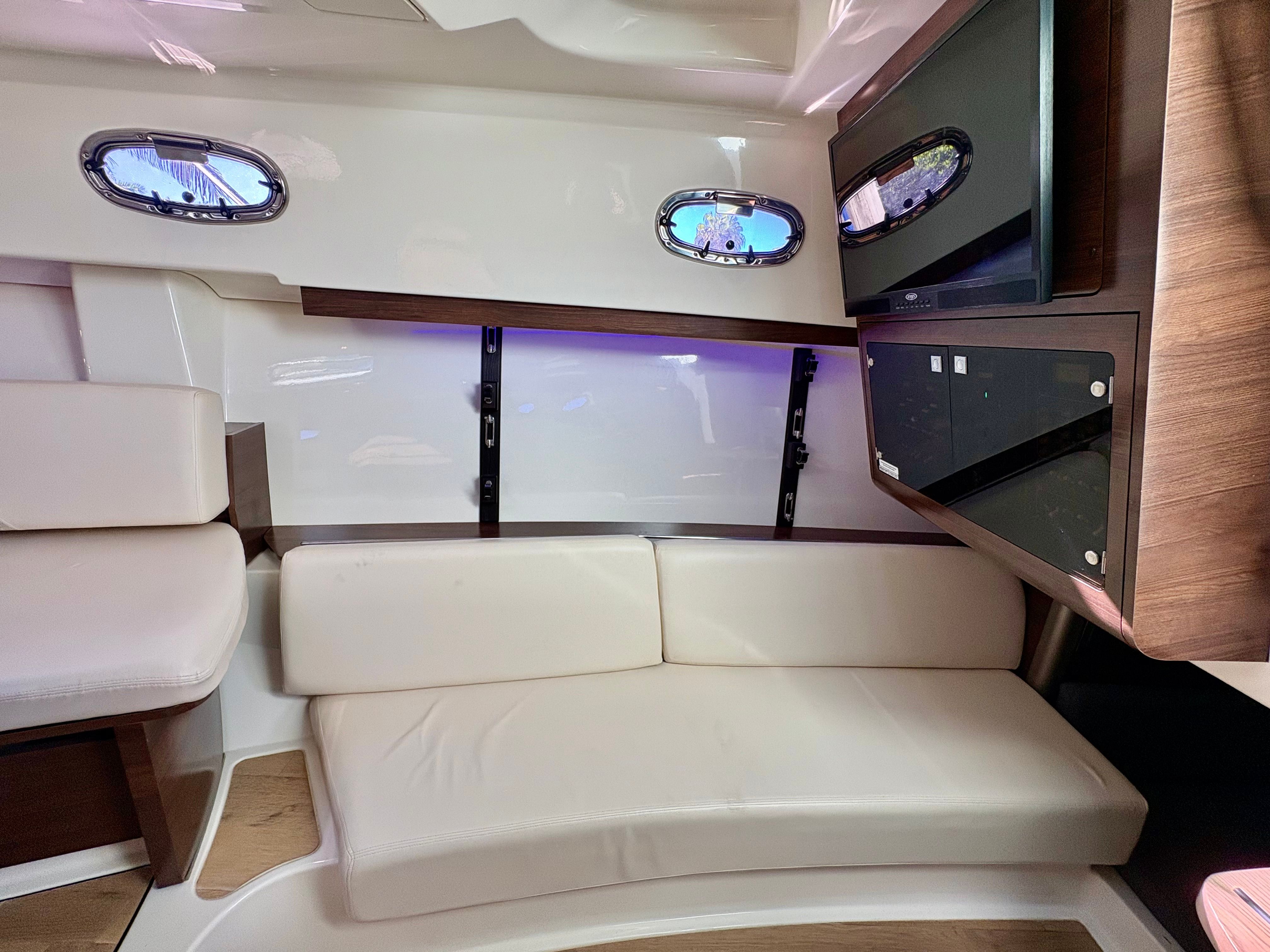 2021 Boston Whaler 345 CONQUEST Image Thumbnail #64