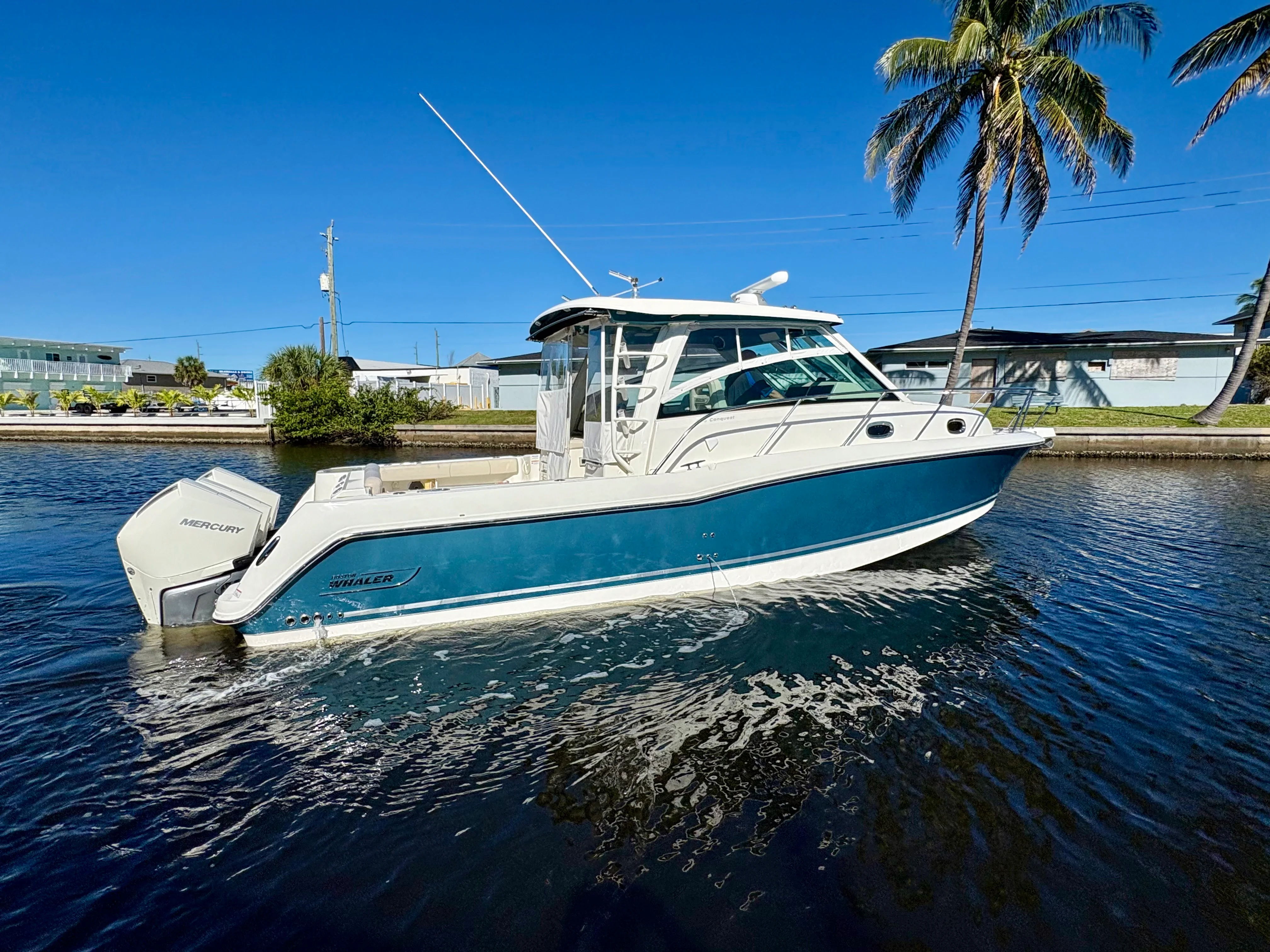 2021 Boston Whaler 345 CONQUEST Image Thumbnail #11