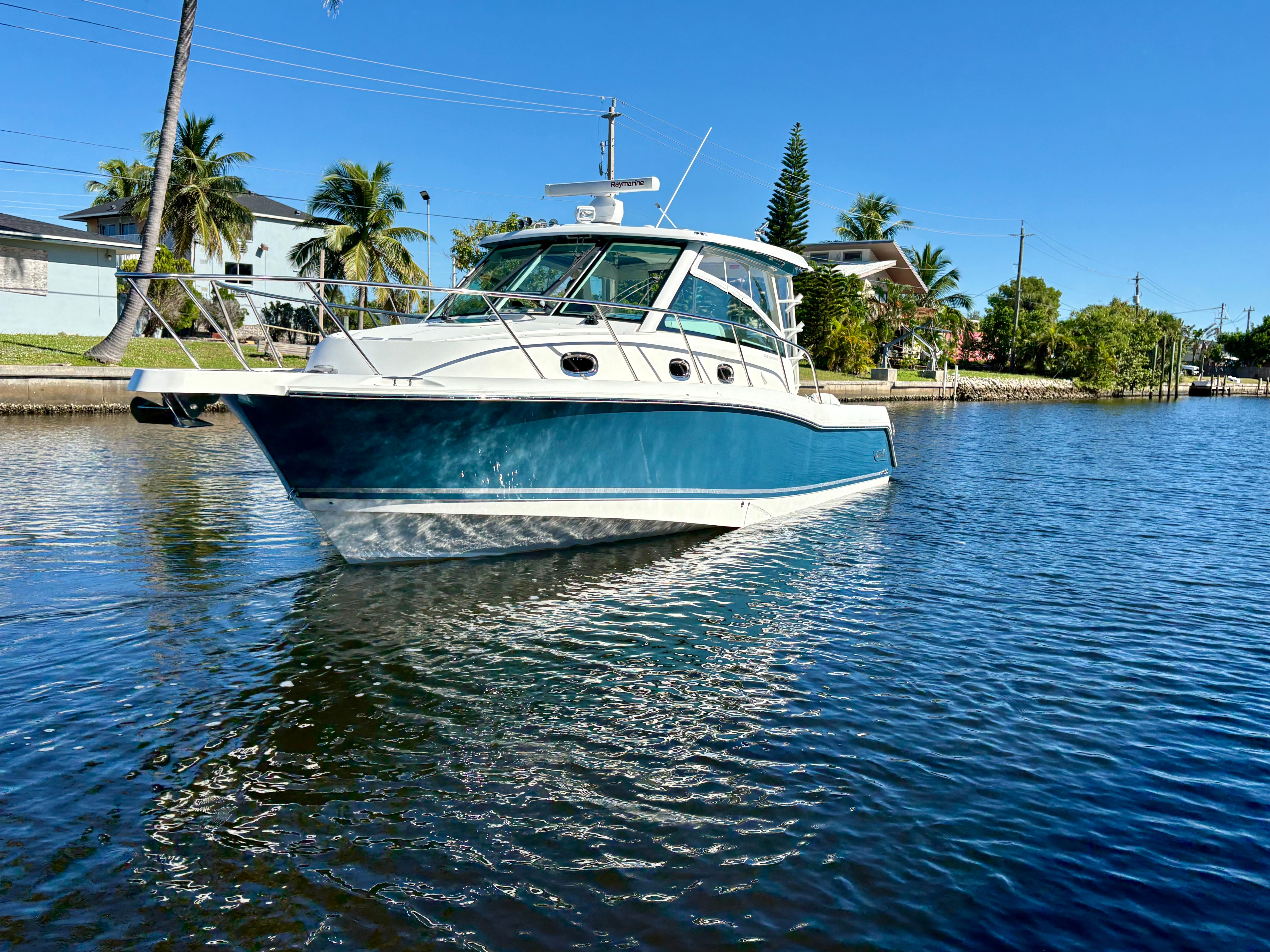 2021 Boston Whaler 345 CONQUEST Image Thumbnail #1