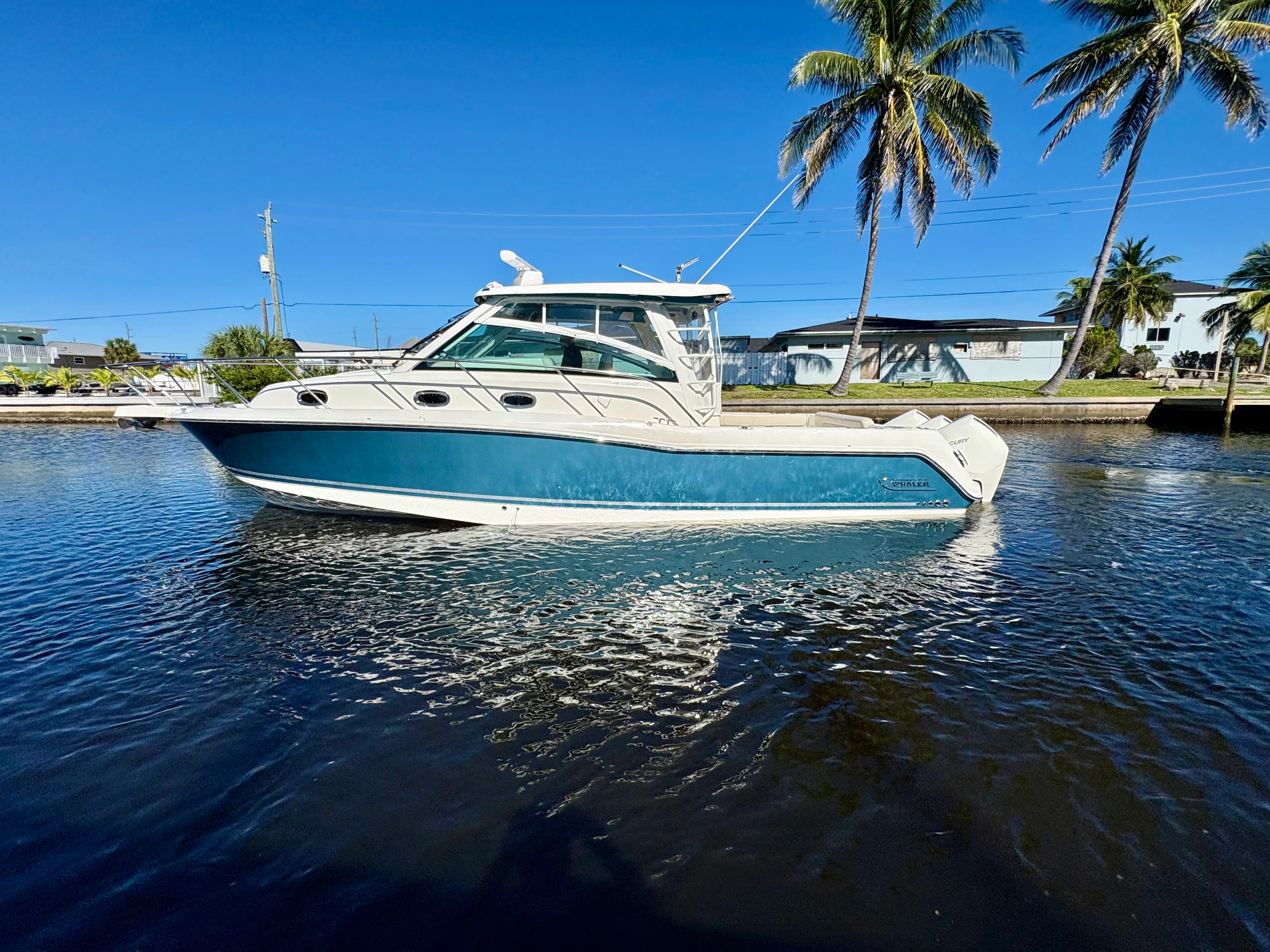 2021 Boston Whaler 345 CONQUEST Image Thumbnail #4