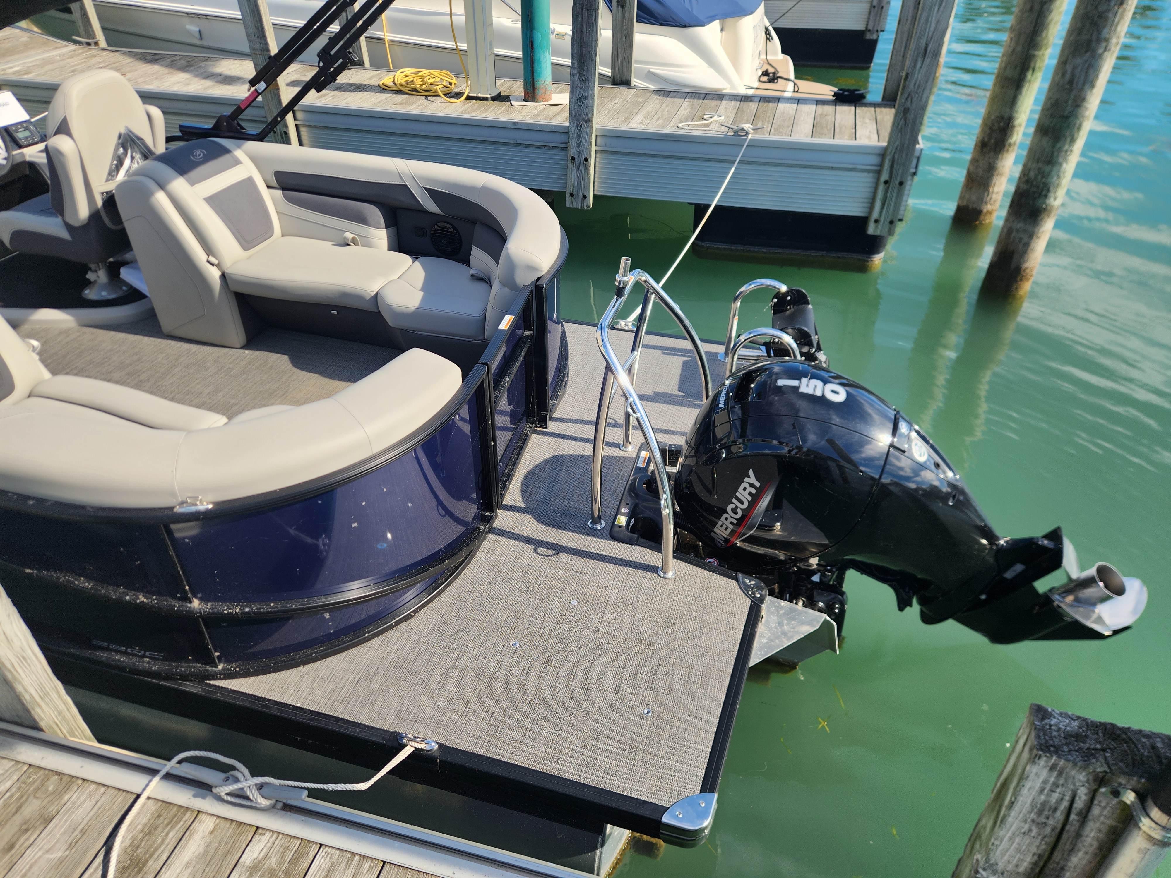 2024 Barletta 22 CC TRITOON Image Thumbnail #4