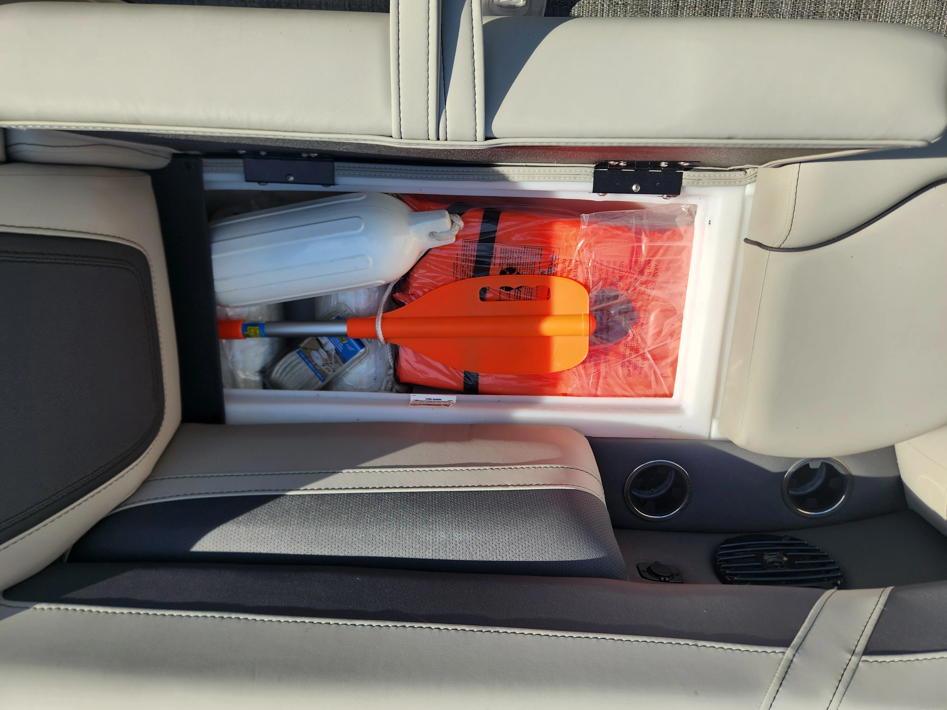 2024 Barletta 22 CC TRITOON Image Thumbnail #9