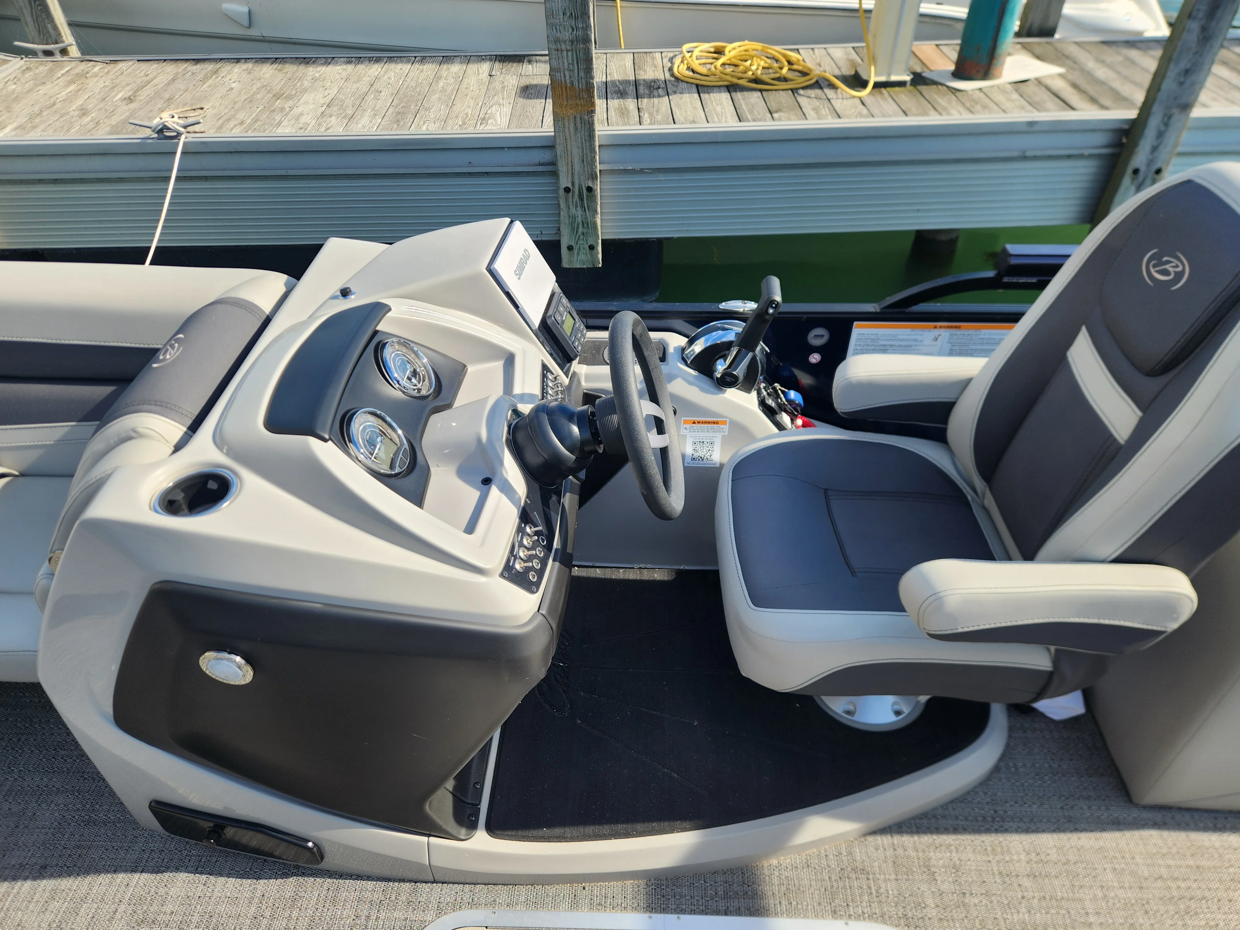 2024 Barletta 22 CC TRITOON Image Thumbnail #12