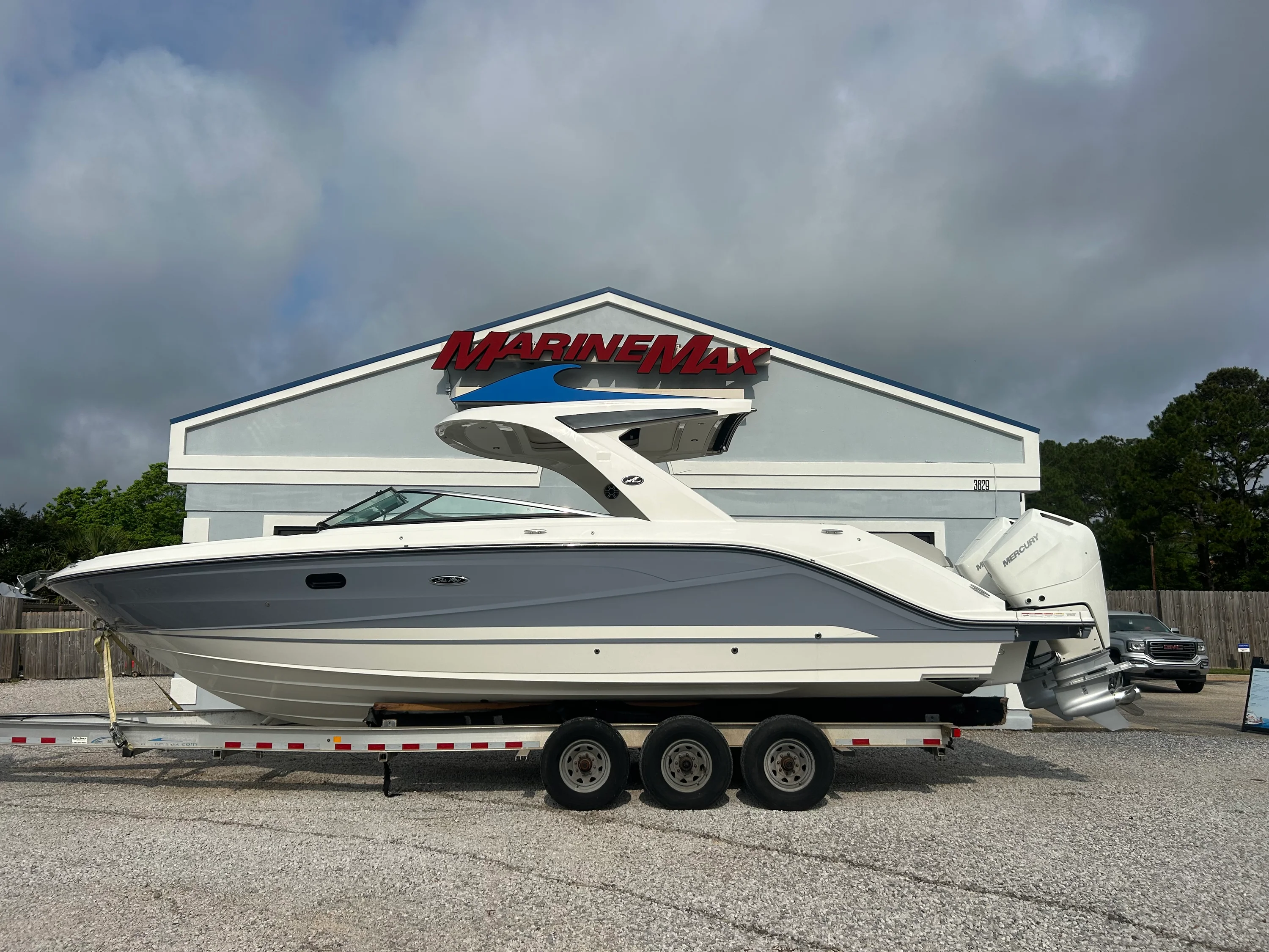 2026 Sea Ray SLX 310 Outboard Image Thumbnail #0
