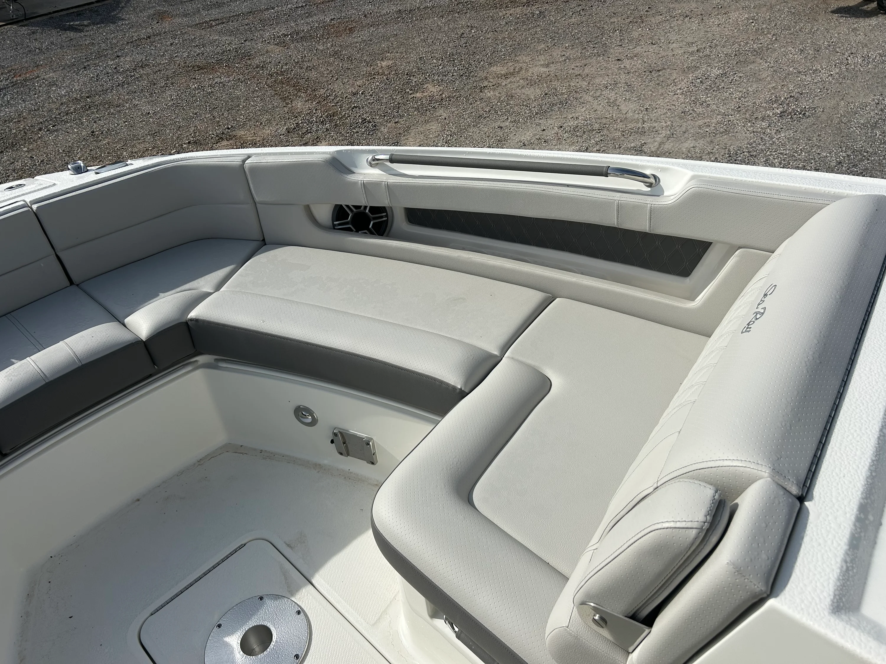 2026 Sea Ray SLX 310 Outboard Image Thumbnail #20