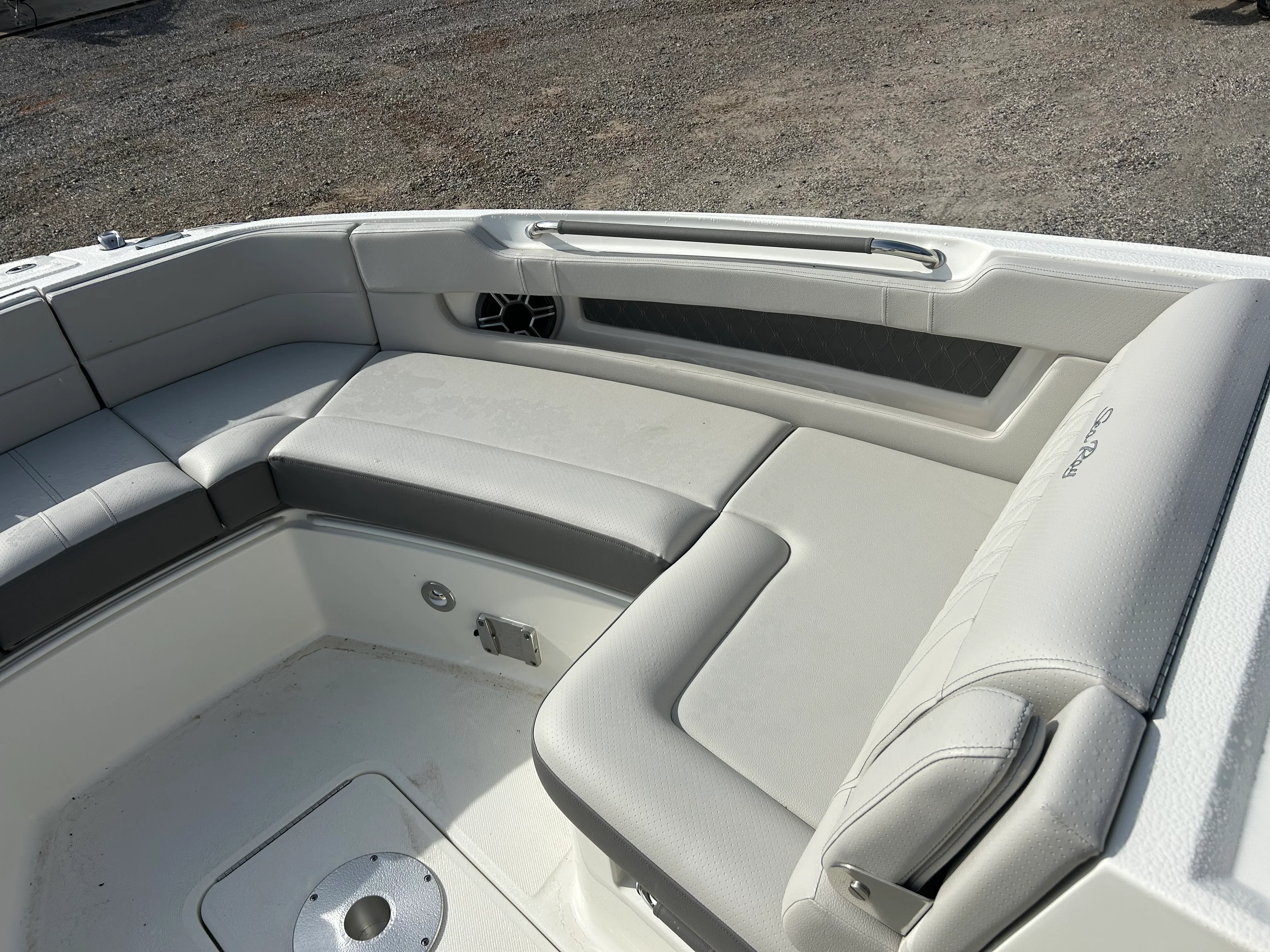 2026 Sea Ray SLX 310 Outboard Image Thumbnail #20