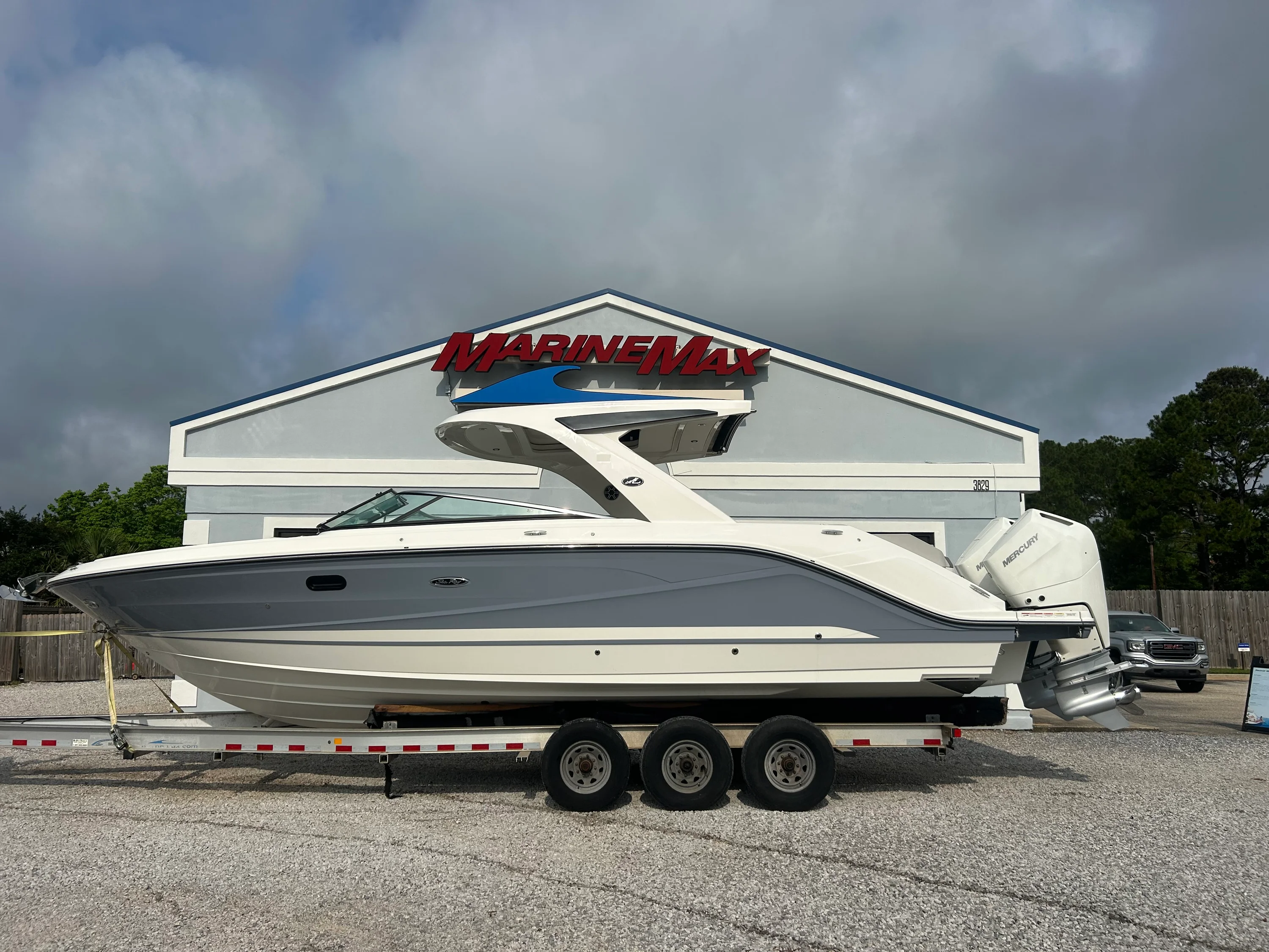 2026 Sea Ray SLX 310 Outboard Image Thumbnail #1