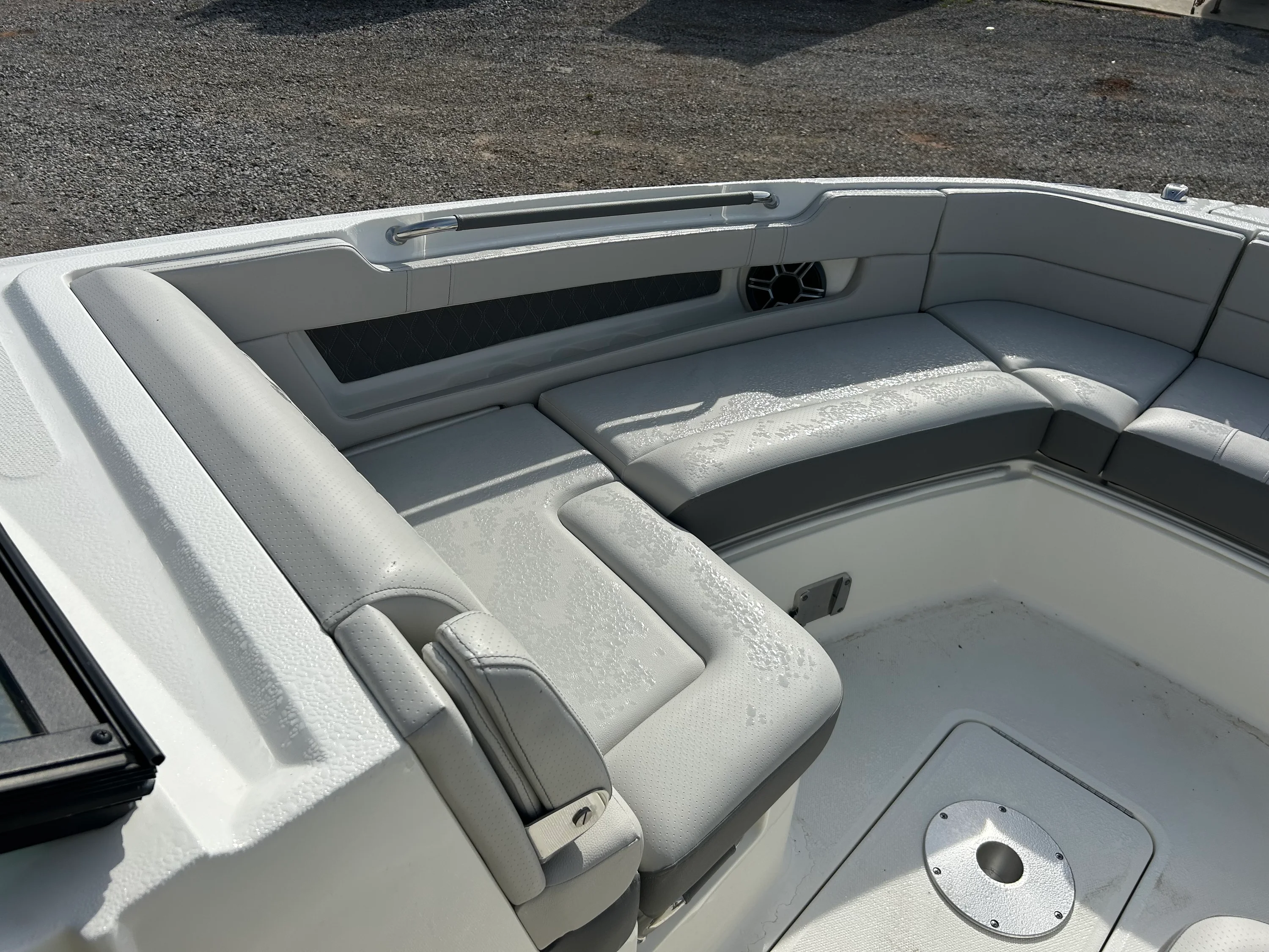 2026 Sea Ray SLX 310 Outboard Image Thumbnail #19