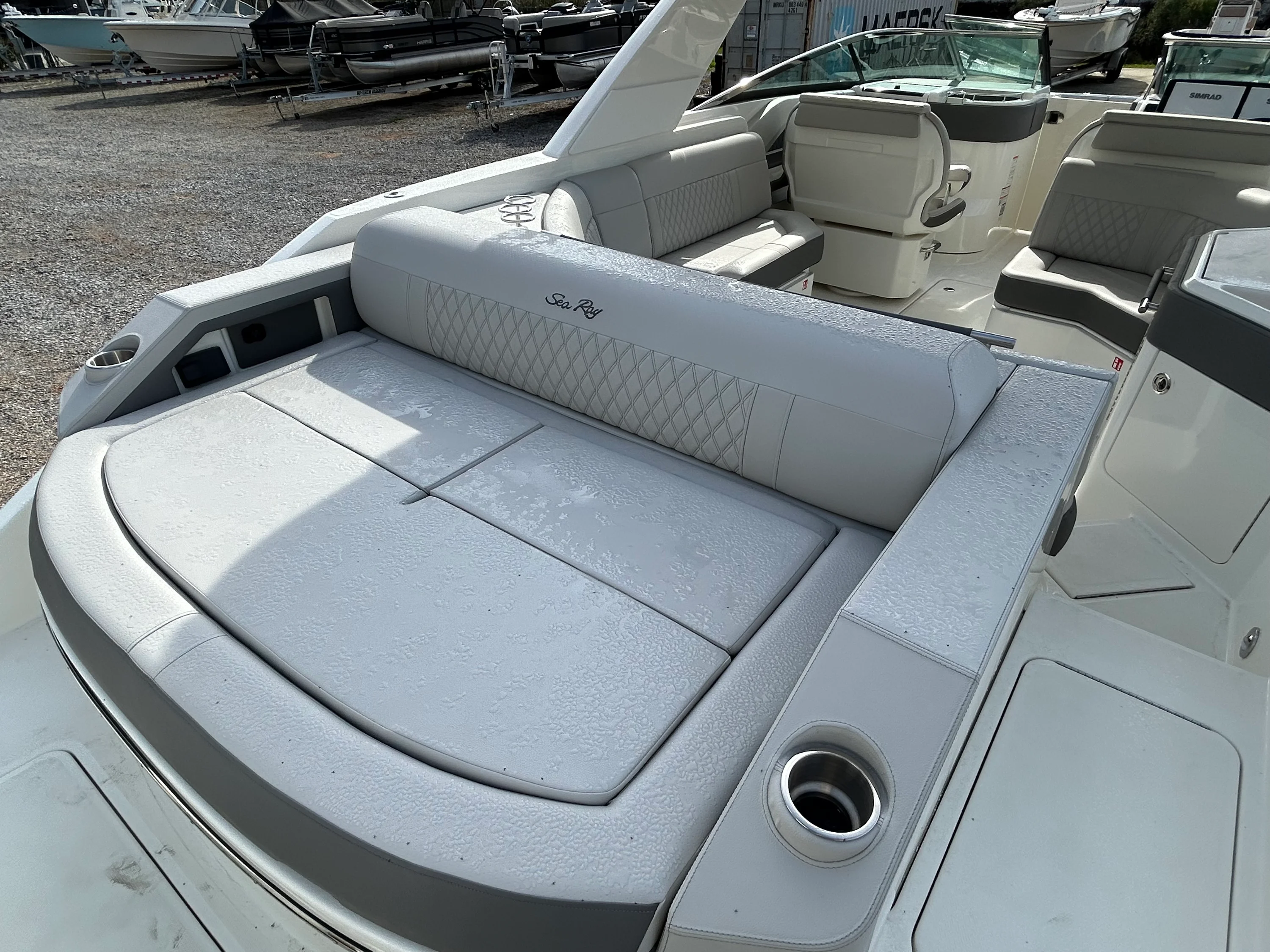 2026 Sea Ray SLX 310 Outboard Image Thumbnail #7