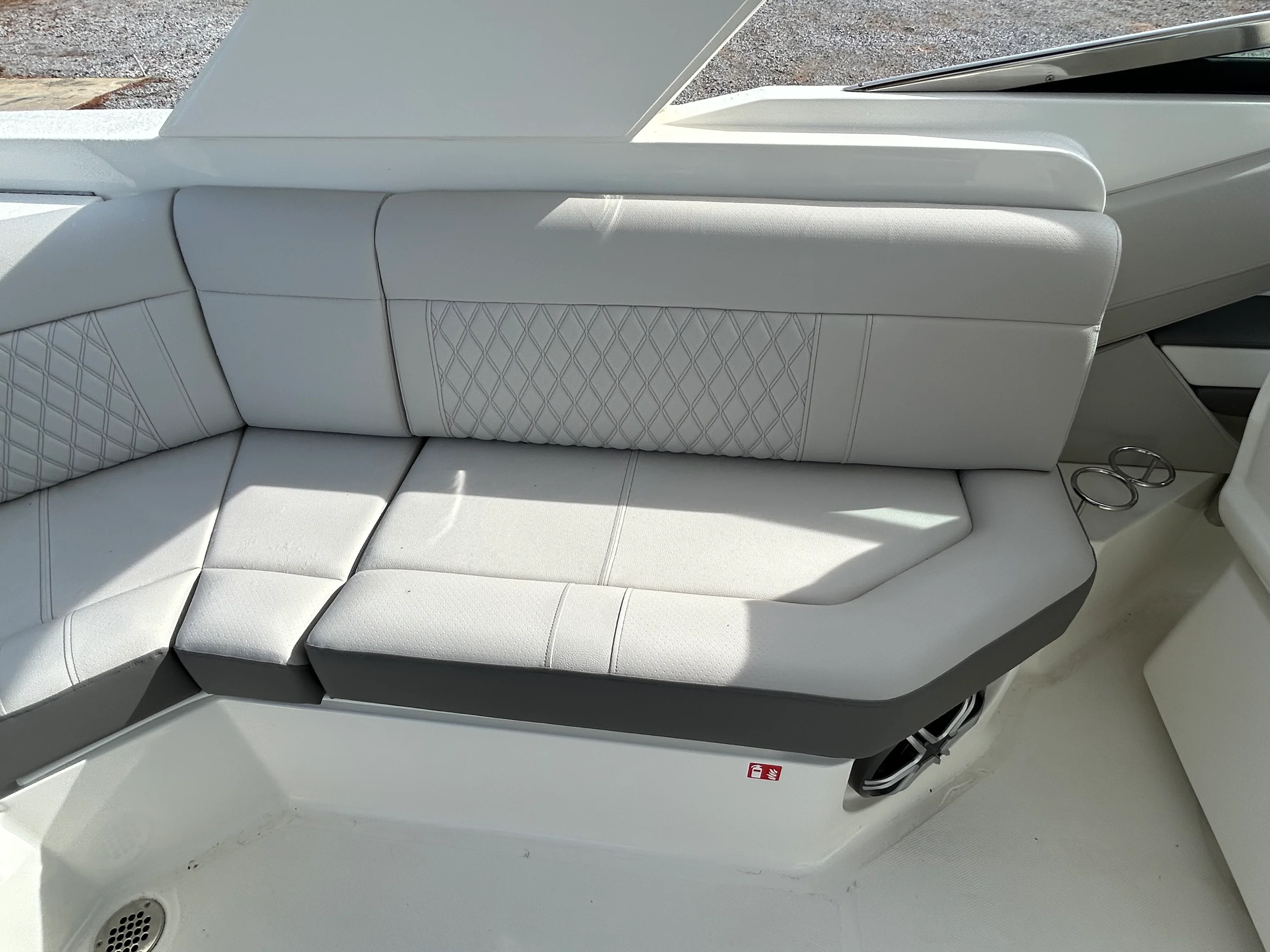 2026 Sea Ray SLX 310 Outboard Image Thumbnail #9