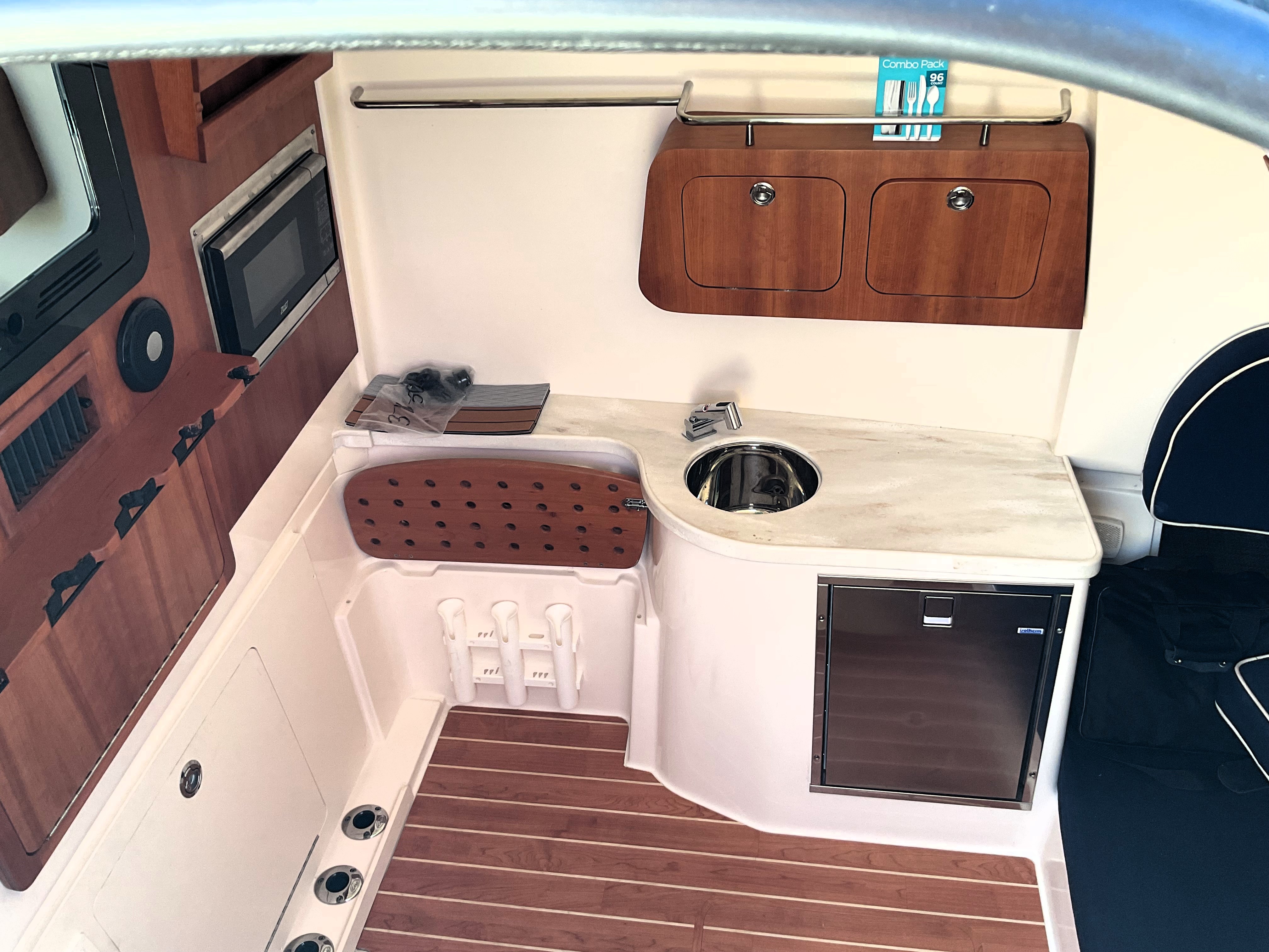 2023 Grady-White Canyon 376 Image Thumbnail #29