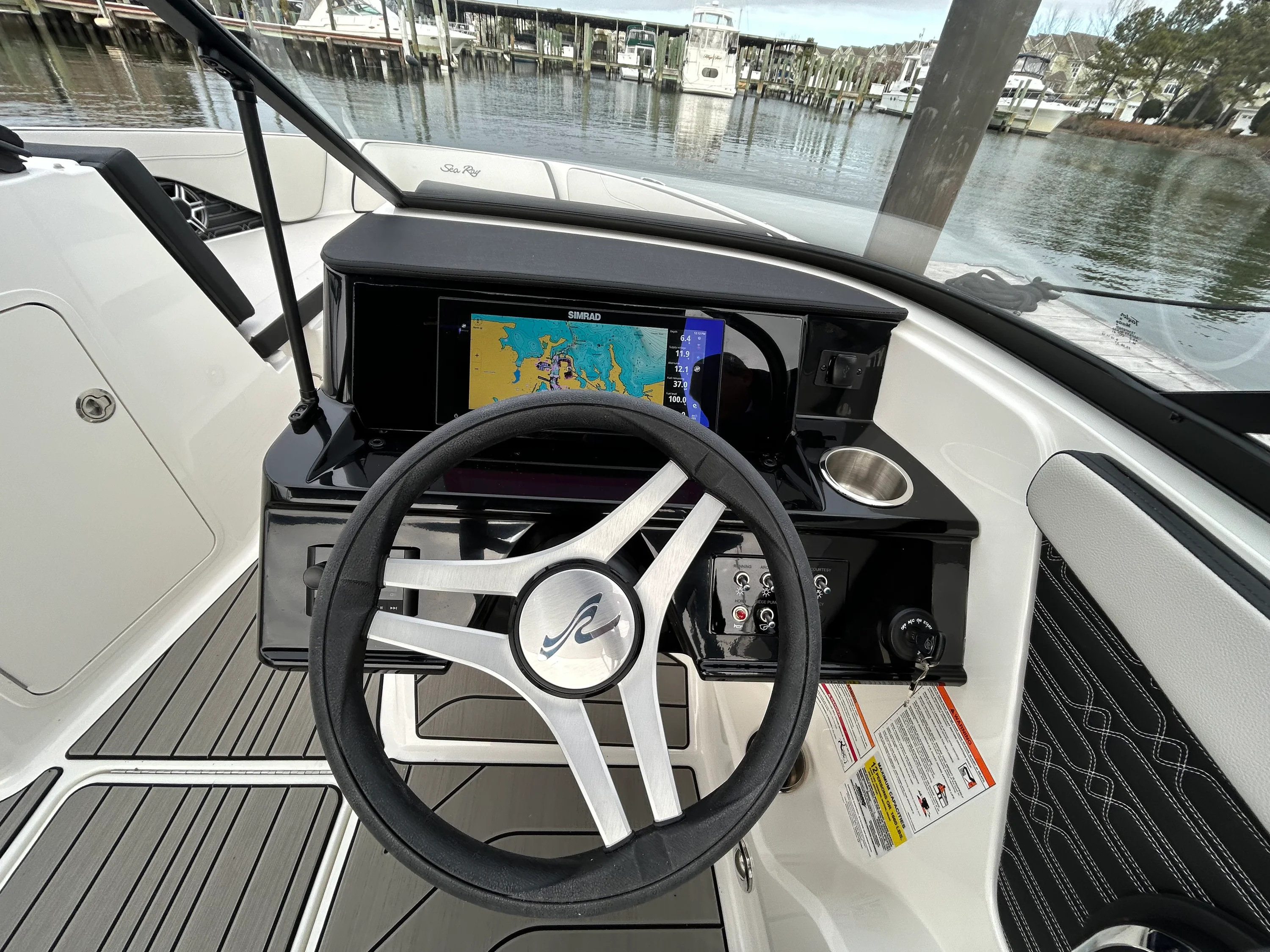 2026 Sea Ray SPX 210 Outboard Image Thumbnail #26