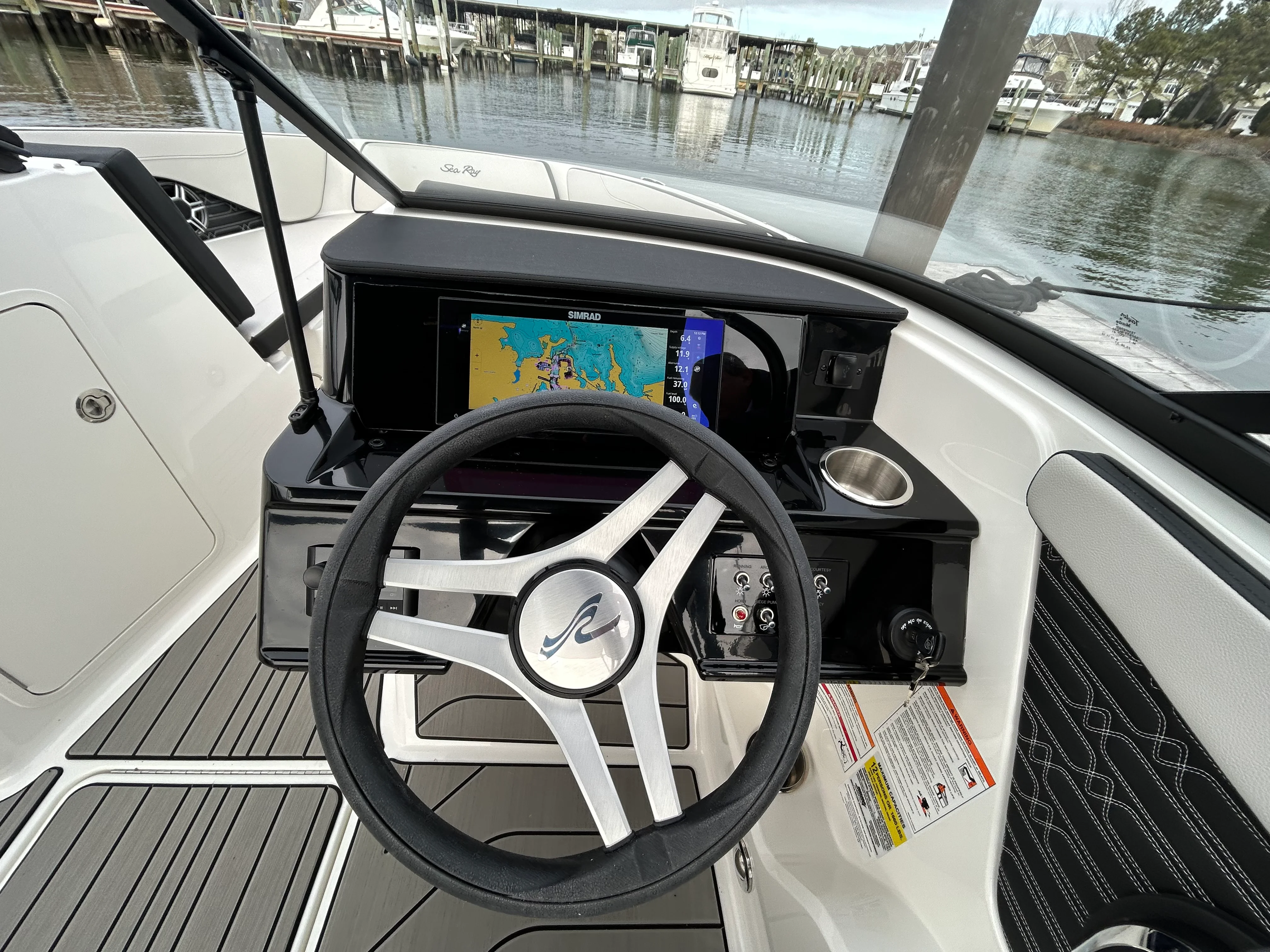 2026 Sea Ray SPX 210 Outboard Image Thumbnail #26
