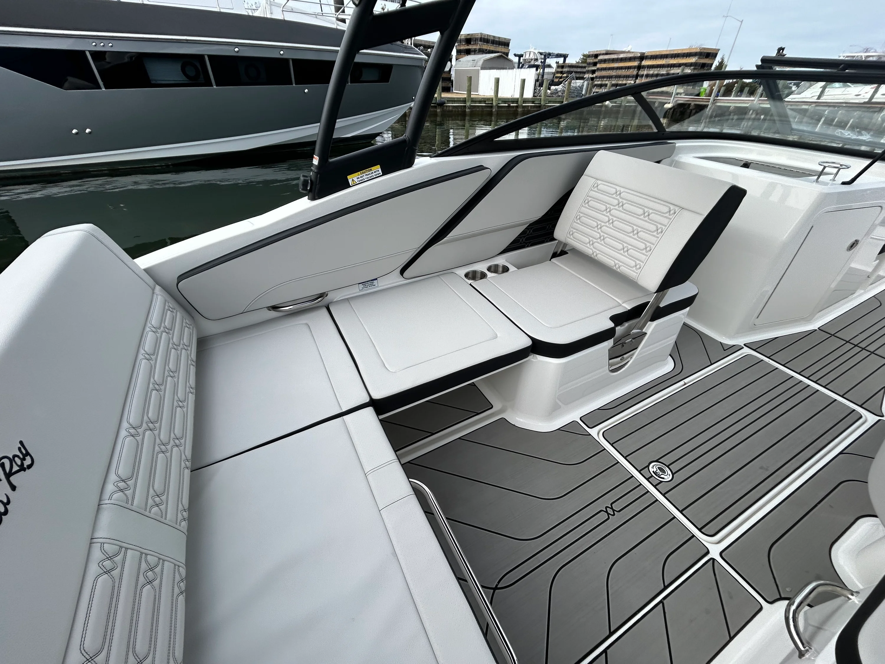 2026 Sea Ray SPX 210 Outboard Image Thumbnail #22