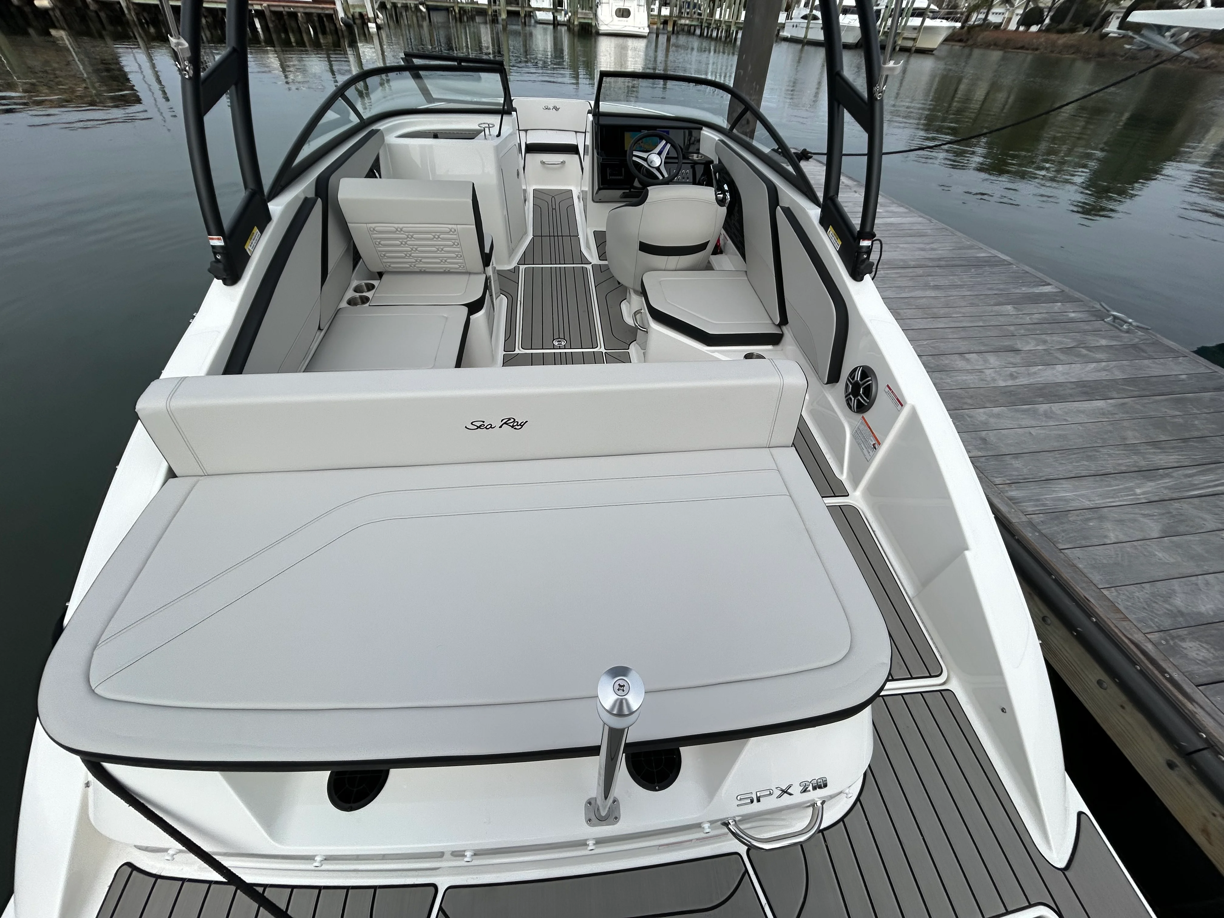 2026 Sea Ray SPX 210 Outboard Image Thumbnail #17