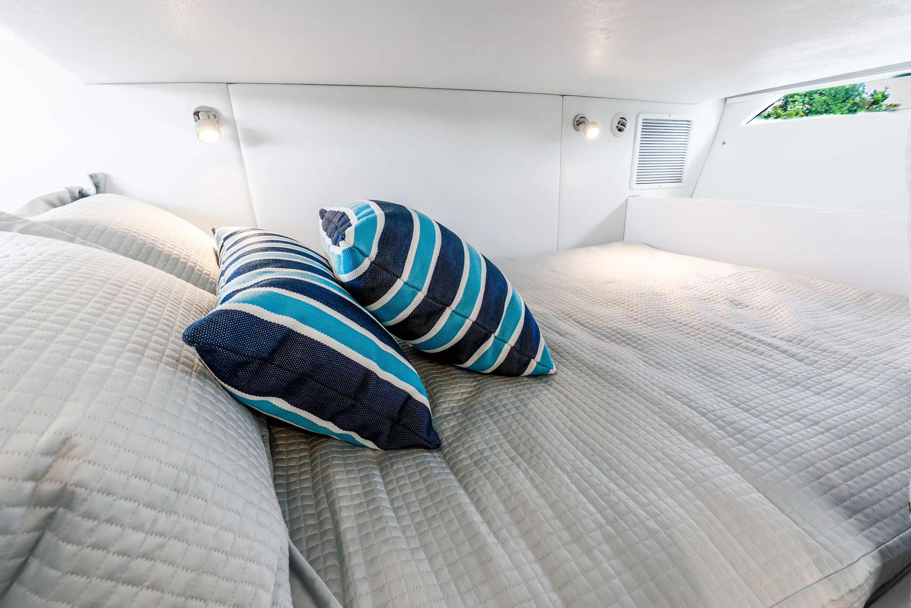 2026 Intrepid 41 Valor Image Thumbnail #22