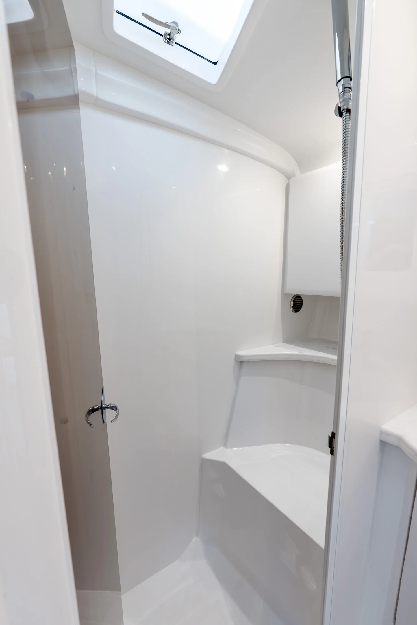 2026 Intrepid 41 Valor Image Thumbnail #25