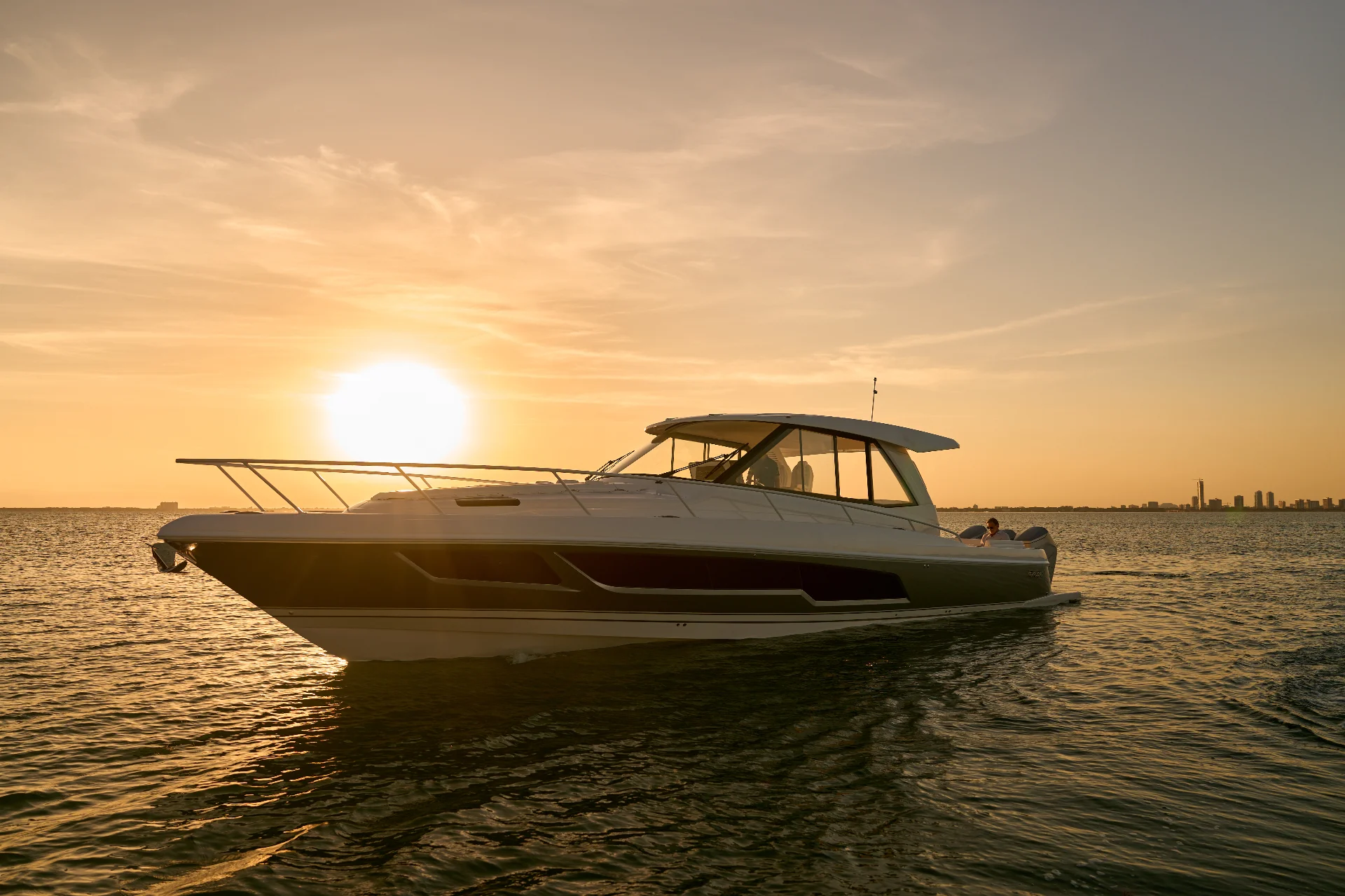 2025 Intrepid 50 Evolution Image Thumbnail #4