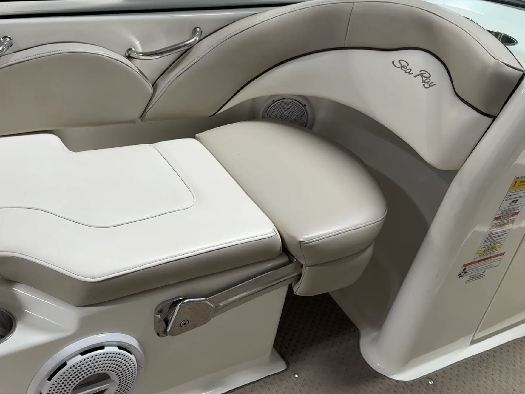 2011 Sea Ray SUNDECK 200 Image Thumbnail #25