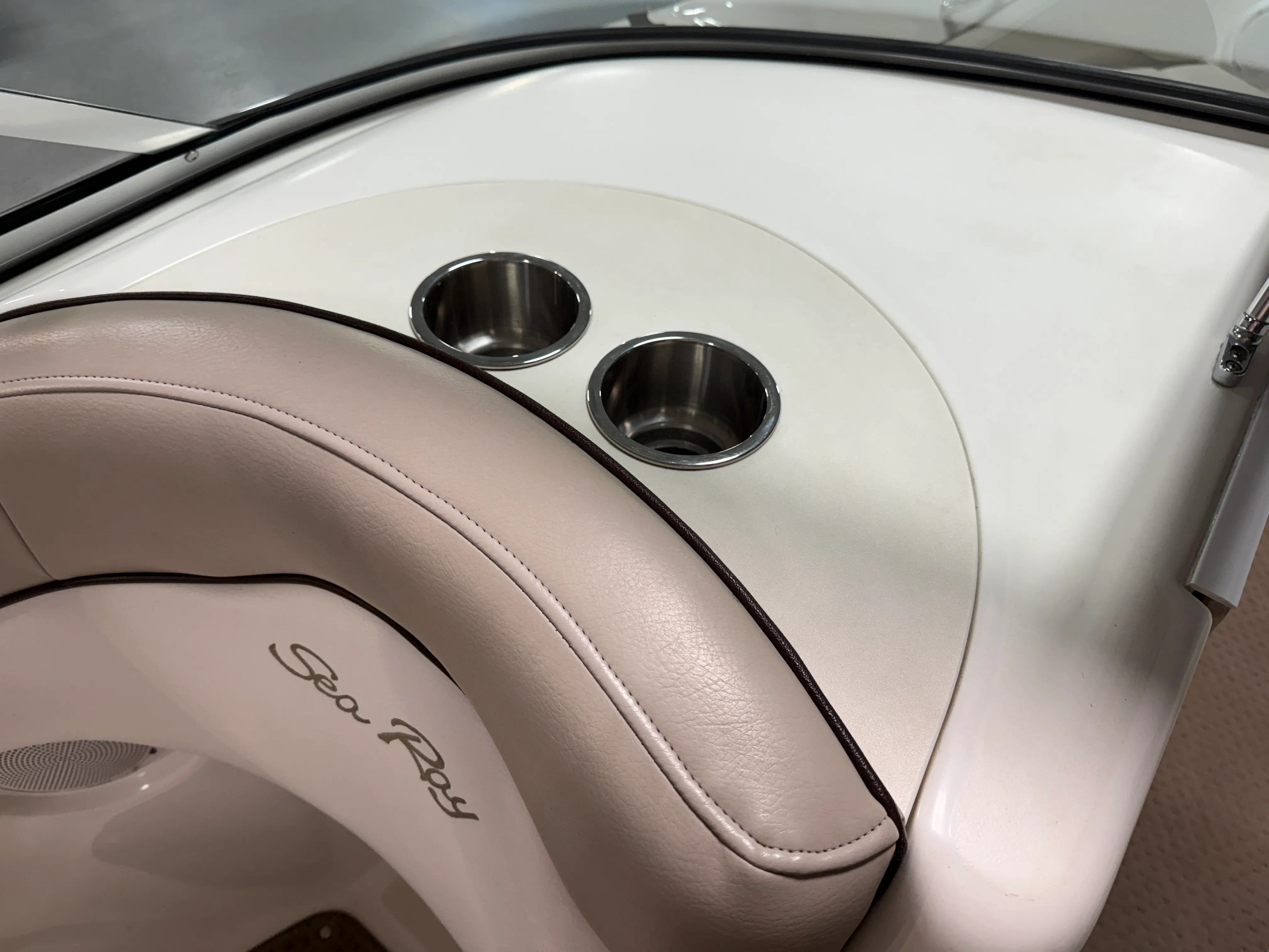 2011 Sea Ray SUNDECK 200 Image Thumbnail #31