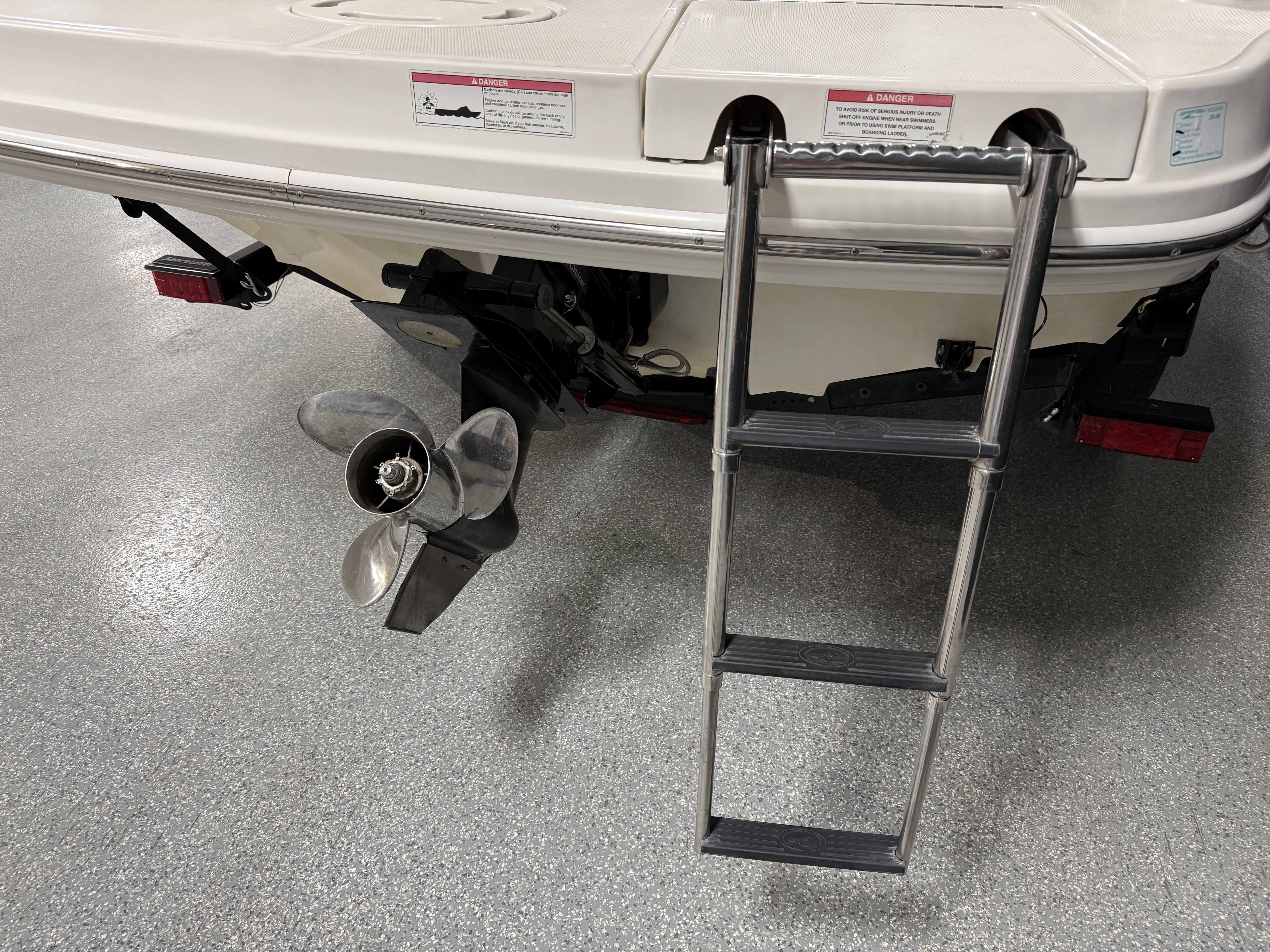 2011 Sea Ray SUNDECK 200 Image Thumbnail #13