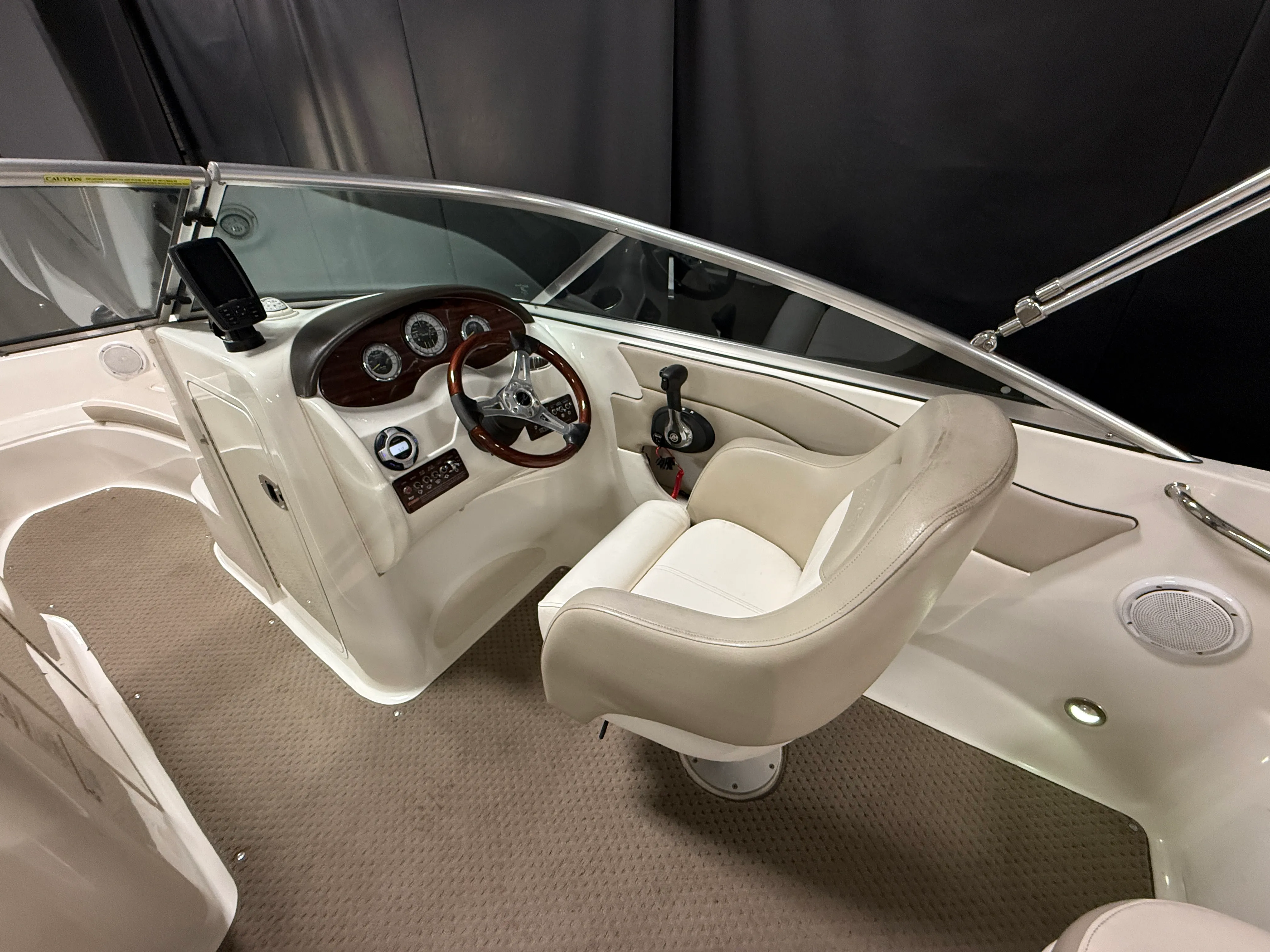 2011 Sea Ray SUNDECK 200 Image Thumbnail #40