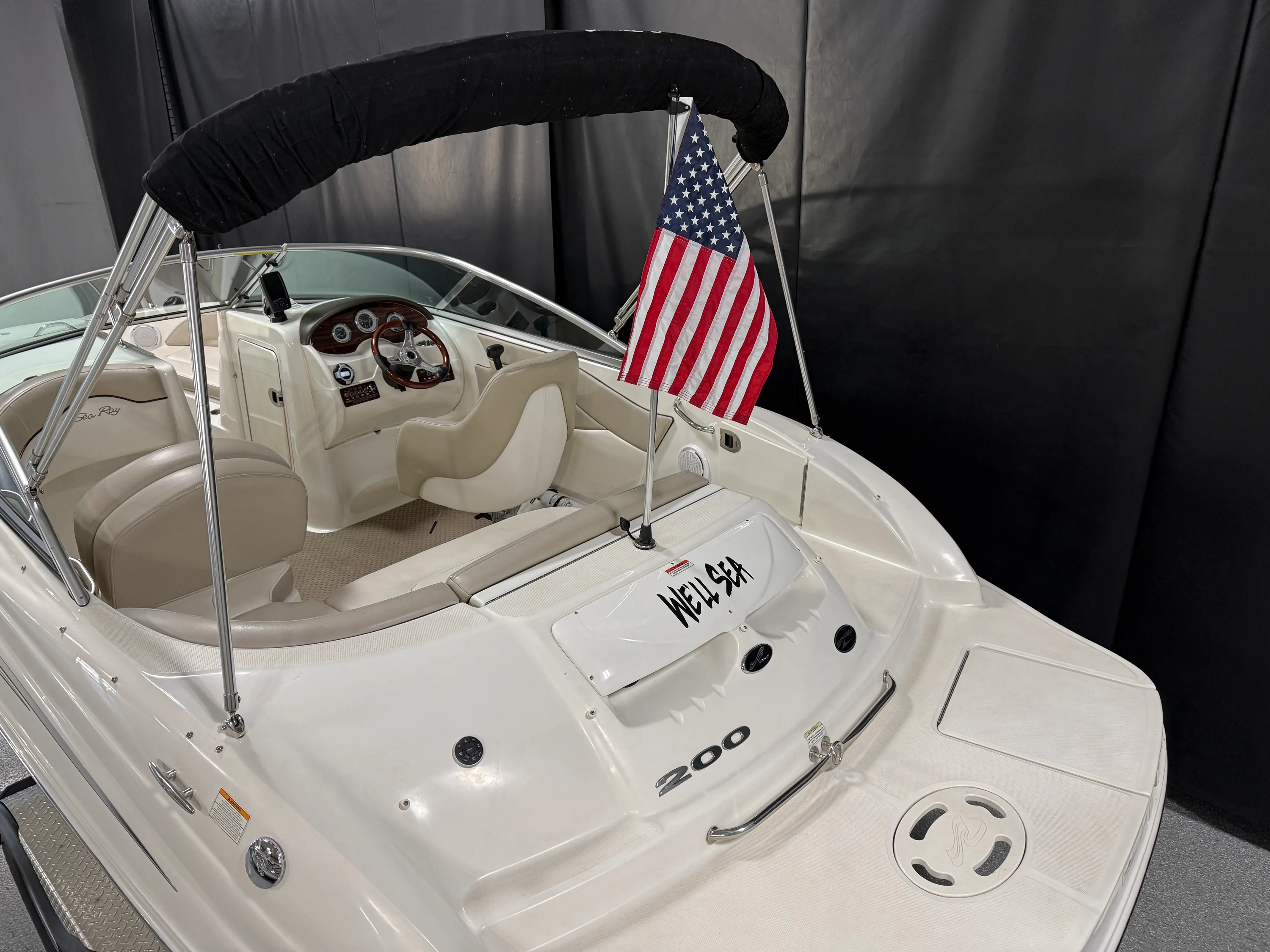 2011 Sea Ray SUNDECK 200 Image Thumbnail #7