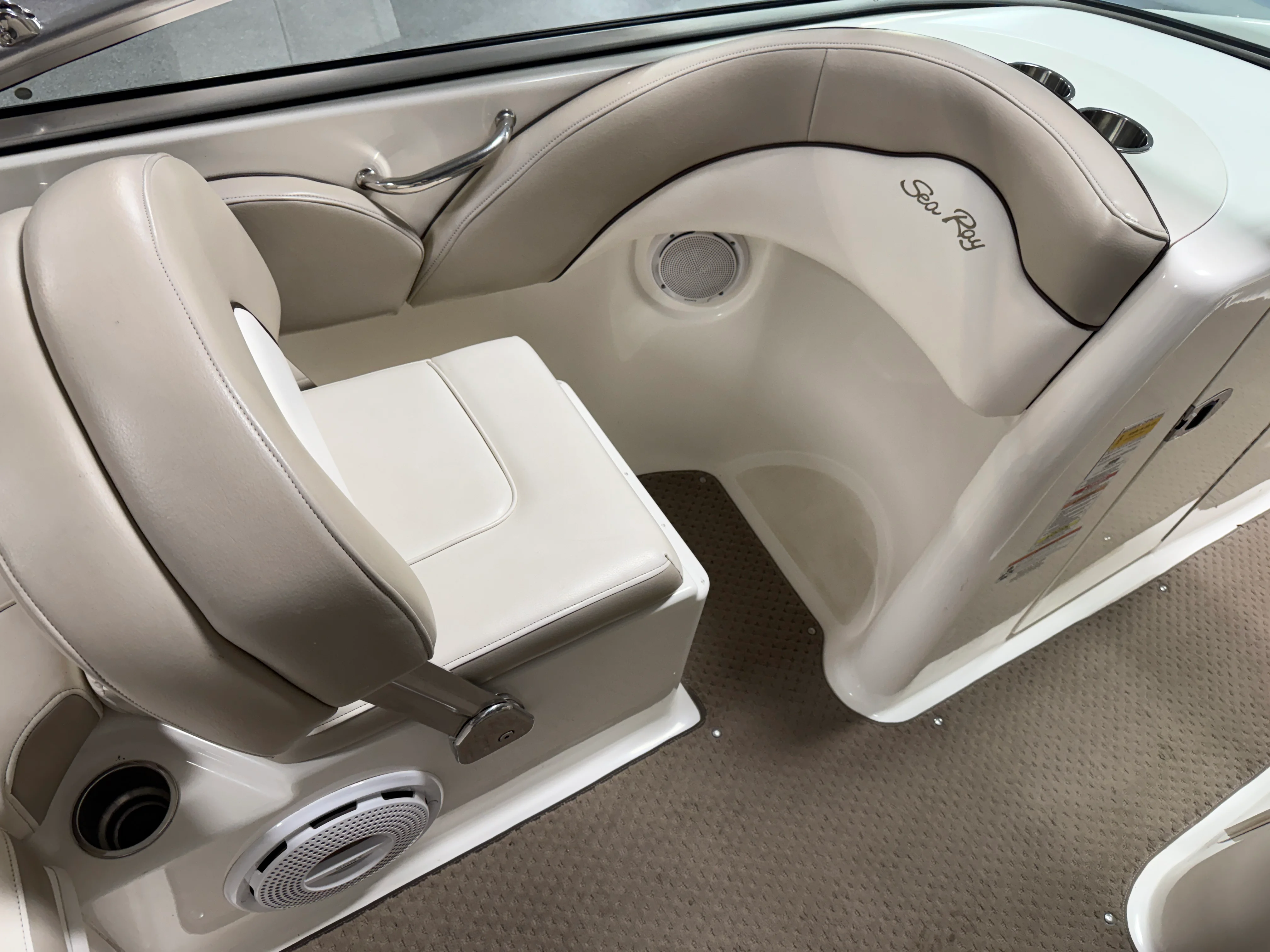 2011 Sea Ray SUNDECK 200 Image Thumbnail #30