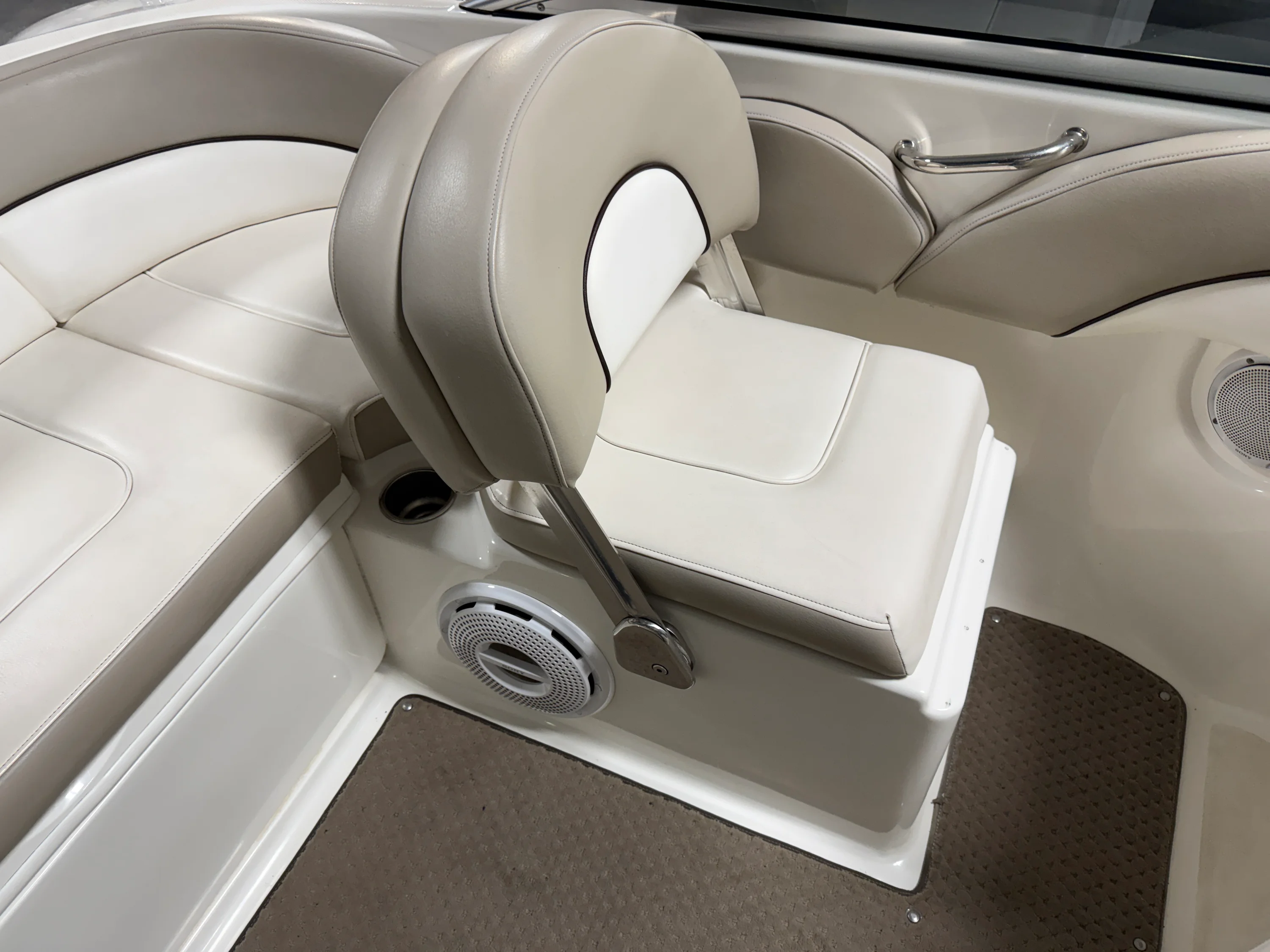 2011 Sea Ray SUNDECK 200 Image Thumbnail #24