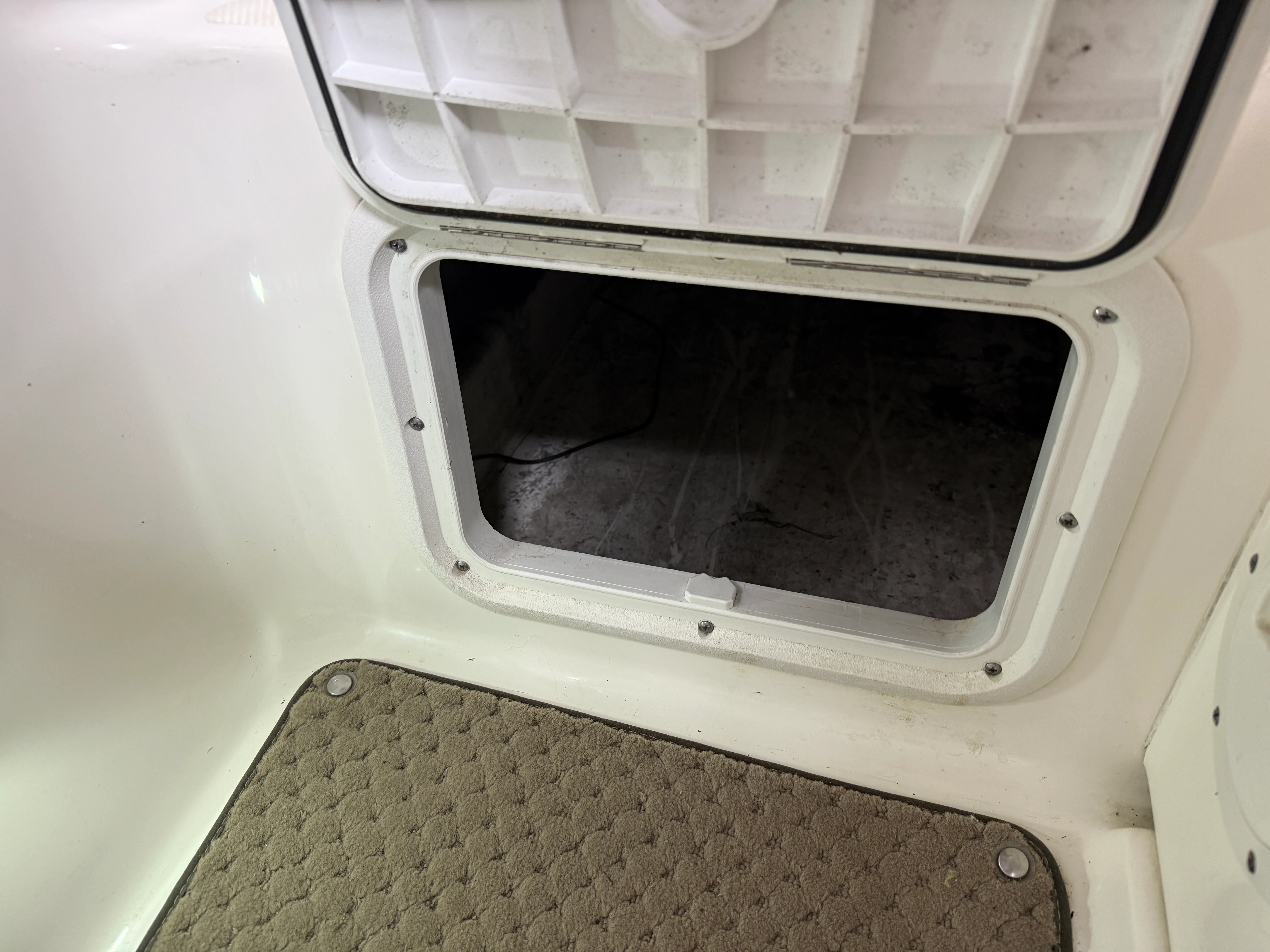 2011 Sea Ray SUNDECK 200 Image Thumbnail #20