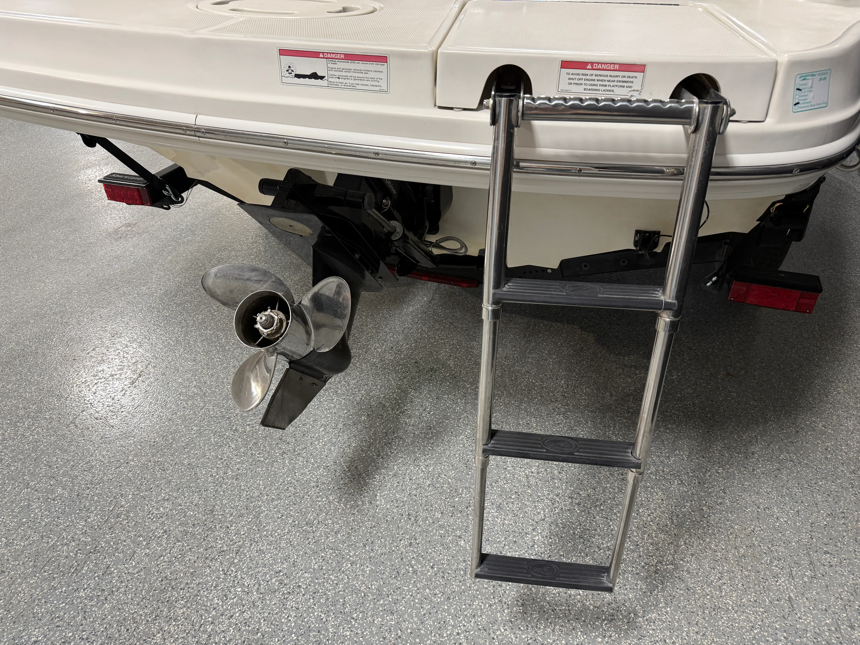 2011 Sea Ray SUNDECK 200 Image Thumbnail #13