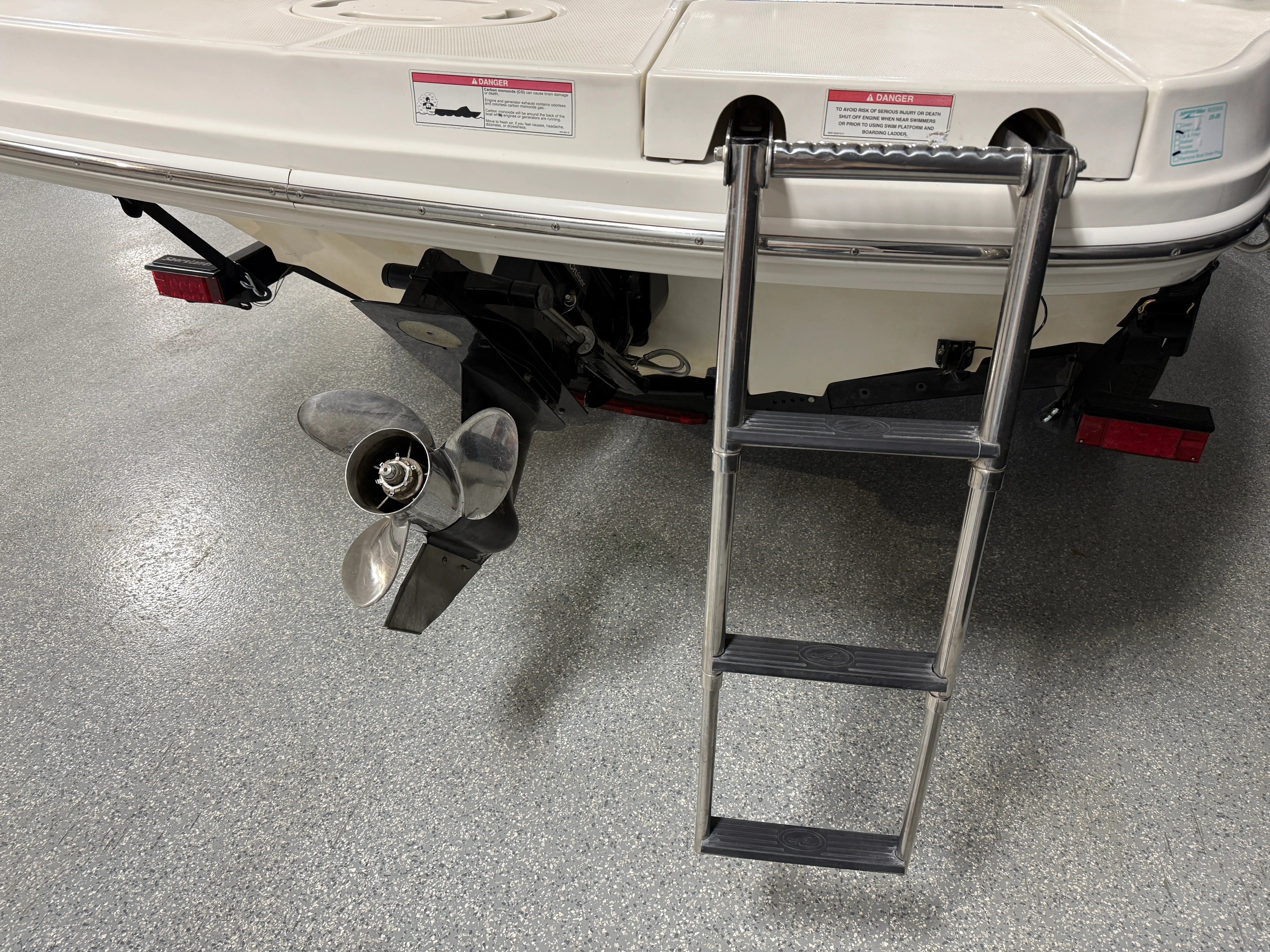 2011 Sea Ray SUNDECK 200 Image Thumbnail #13