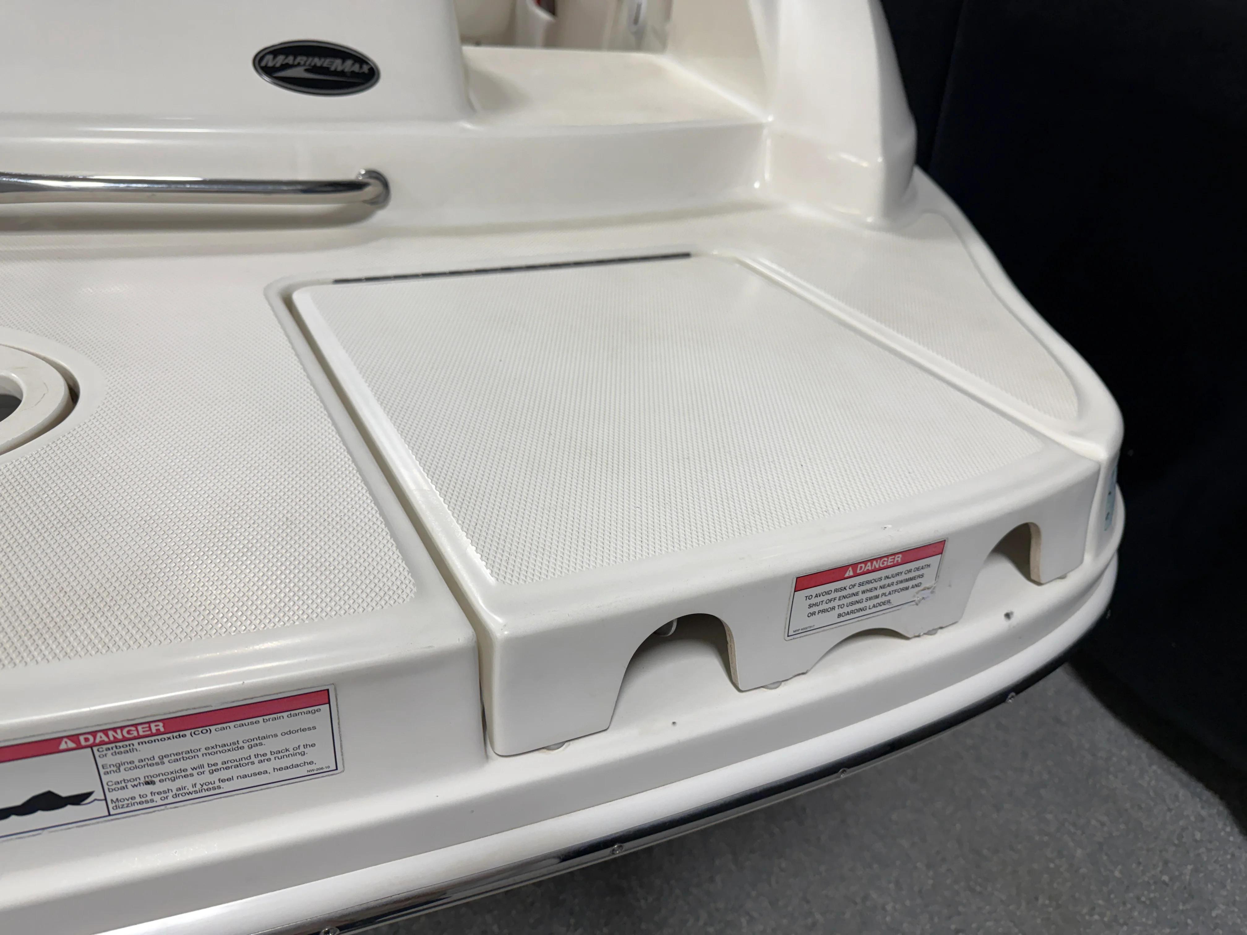 2011 Sea Ray SUNDECK 200 Image Thumbnail #12