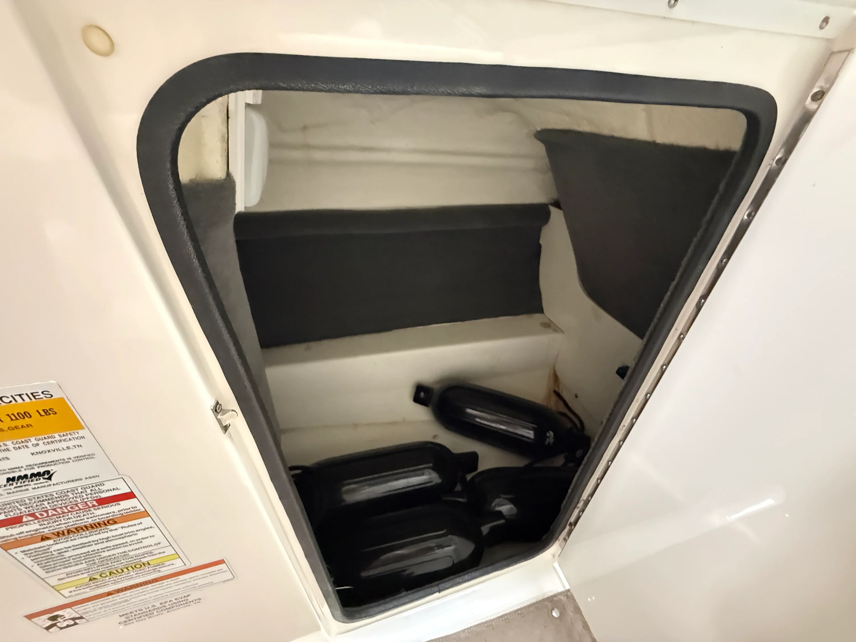 2011 Sea Ray SUNDECK 200 Image Thumbnail #35