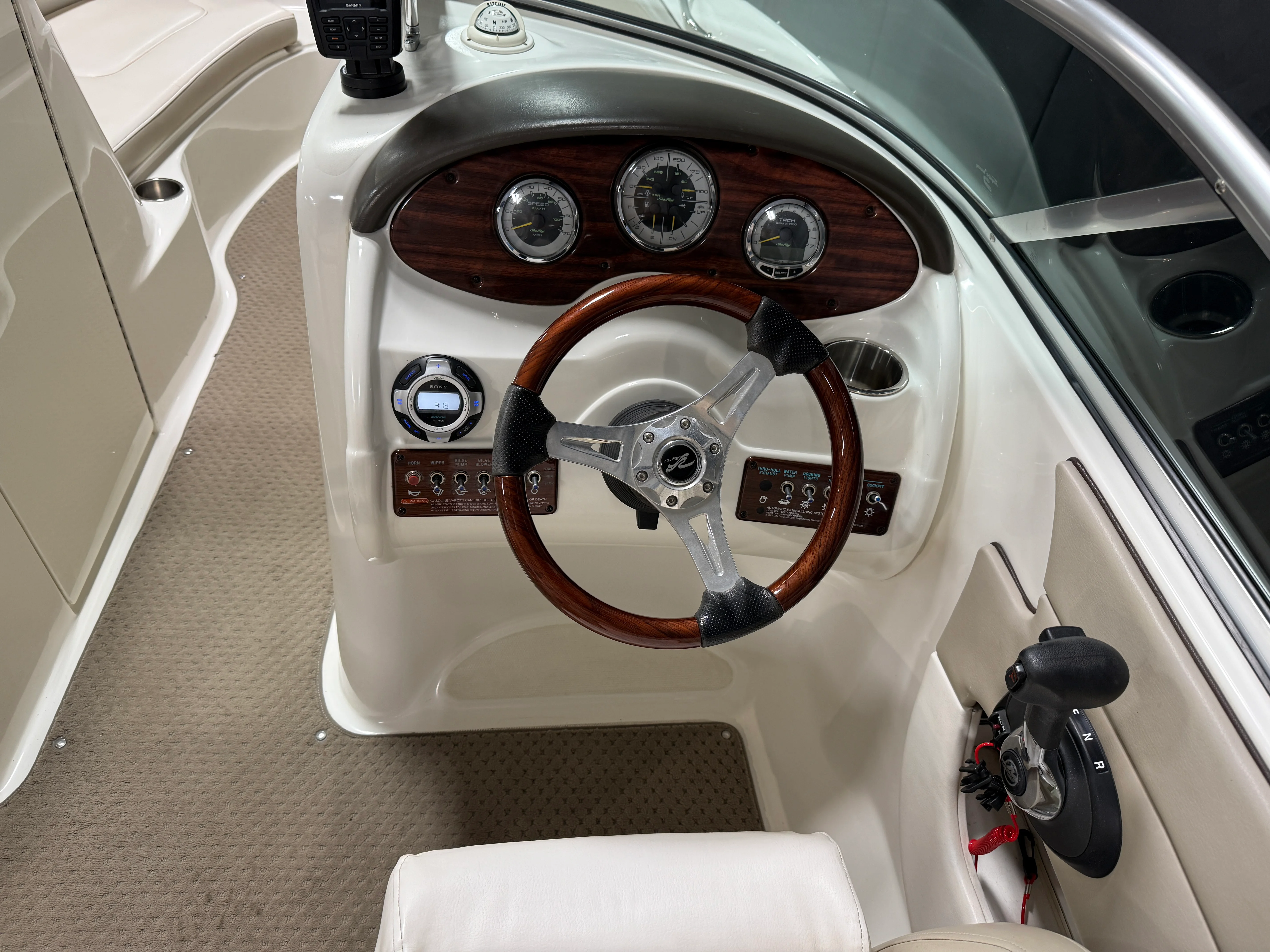 2011 Sea Ray SUNDECK 200 Image Thumbnail #41