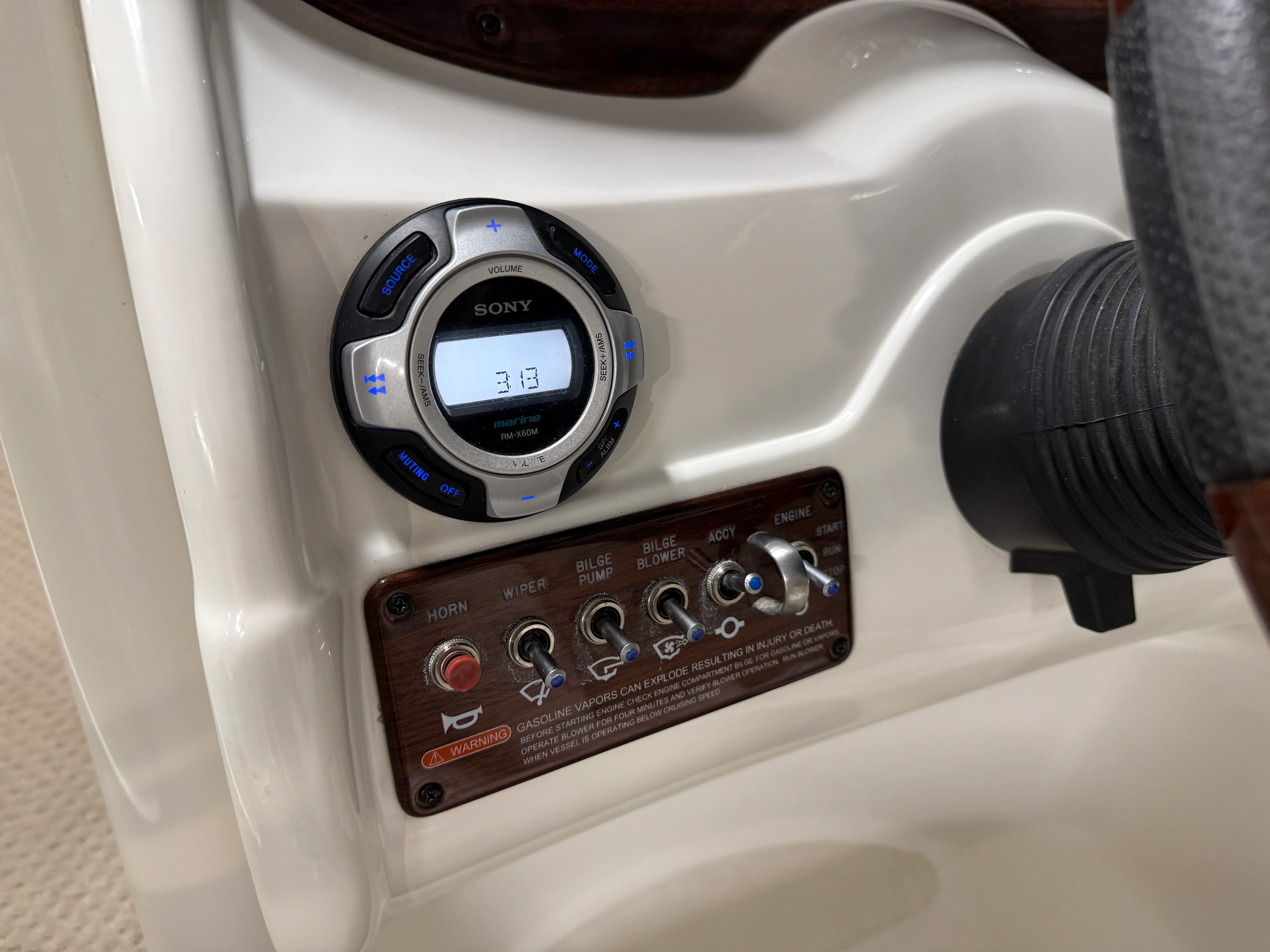 2011 Sea Ray SUNDECK 200 Image Thumbnail #42