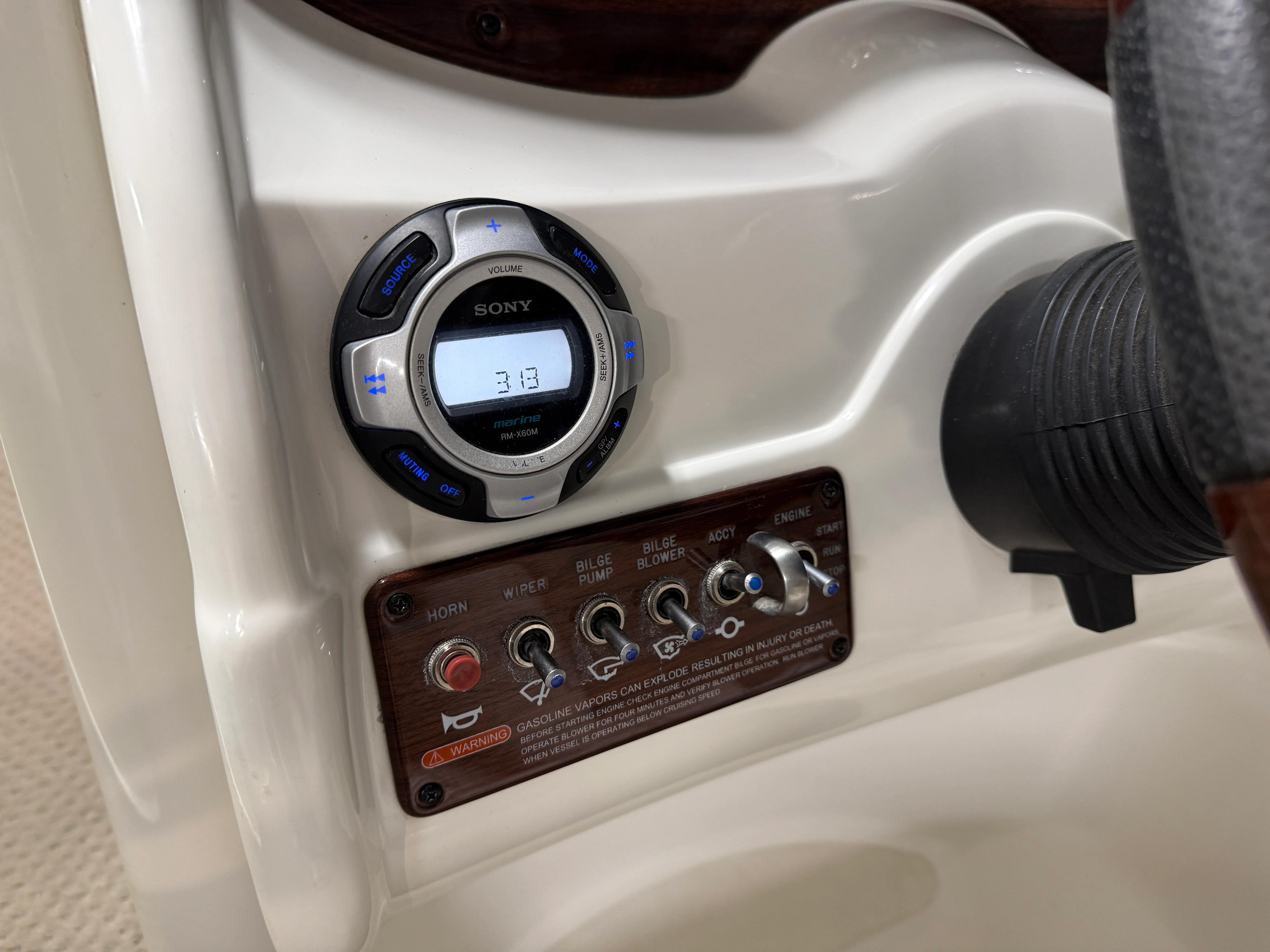 2011 Sea Ray SUNDECK 200 Image Thumbnail #42