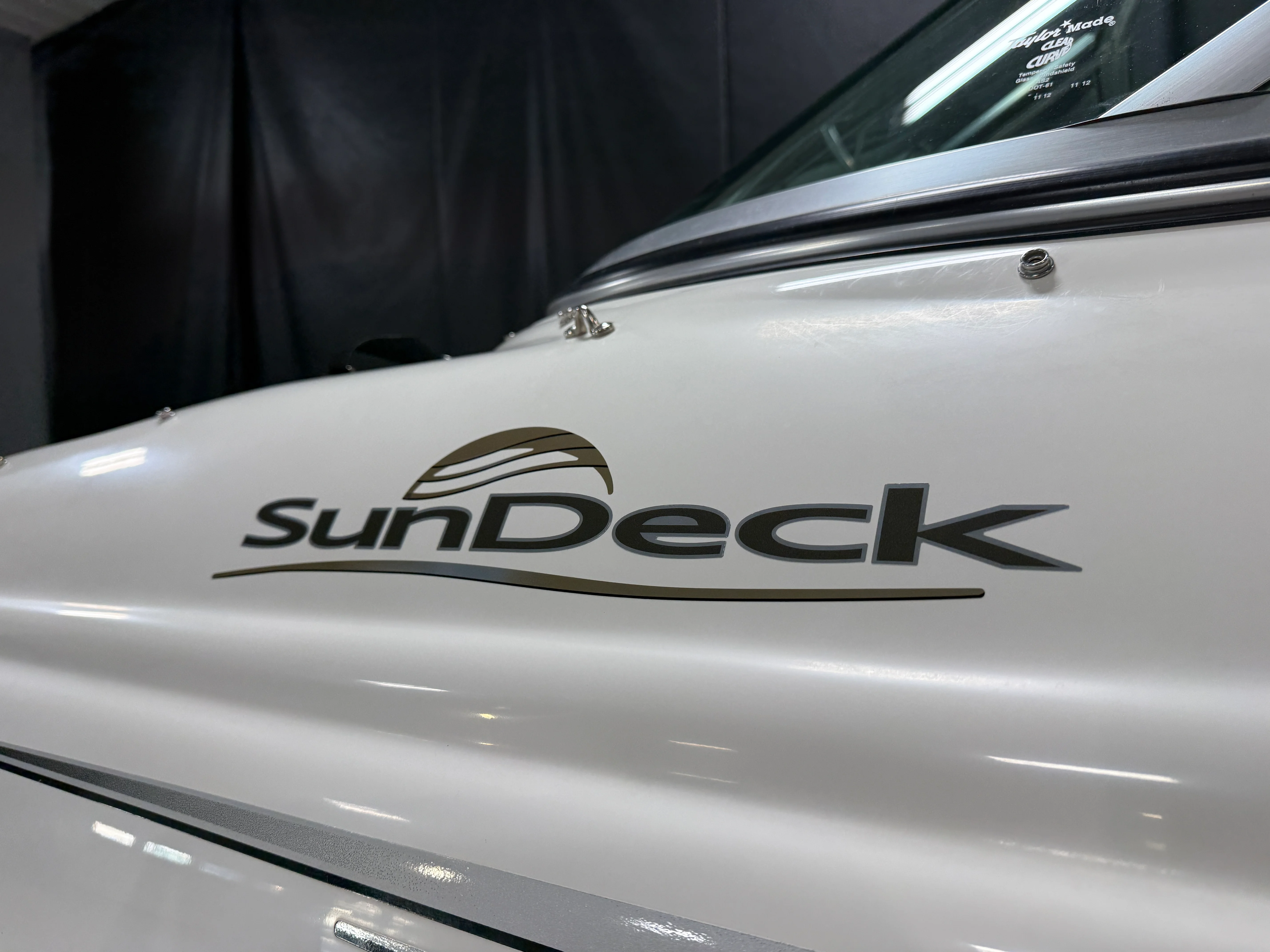 2011 Sea Ray SUNDECK 200 Image Thumbnail #8