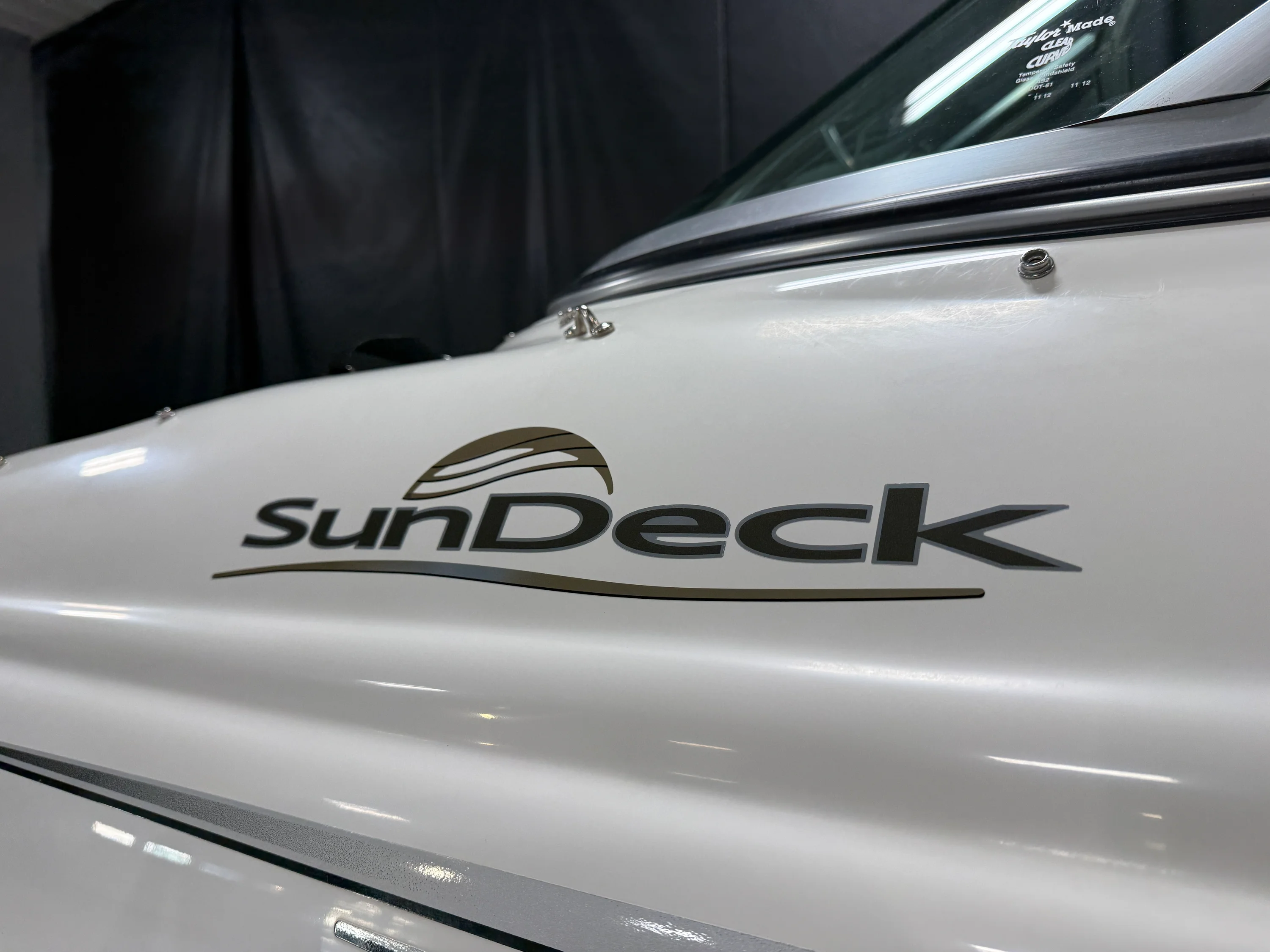 2011 Sea Ray SUNDECK 200 Image Thumbnail #8