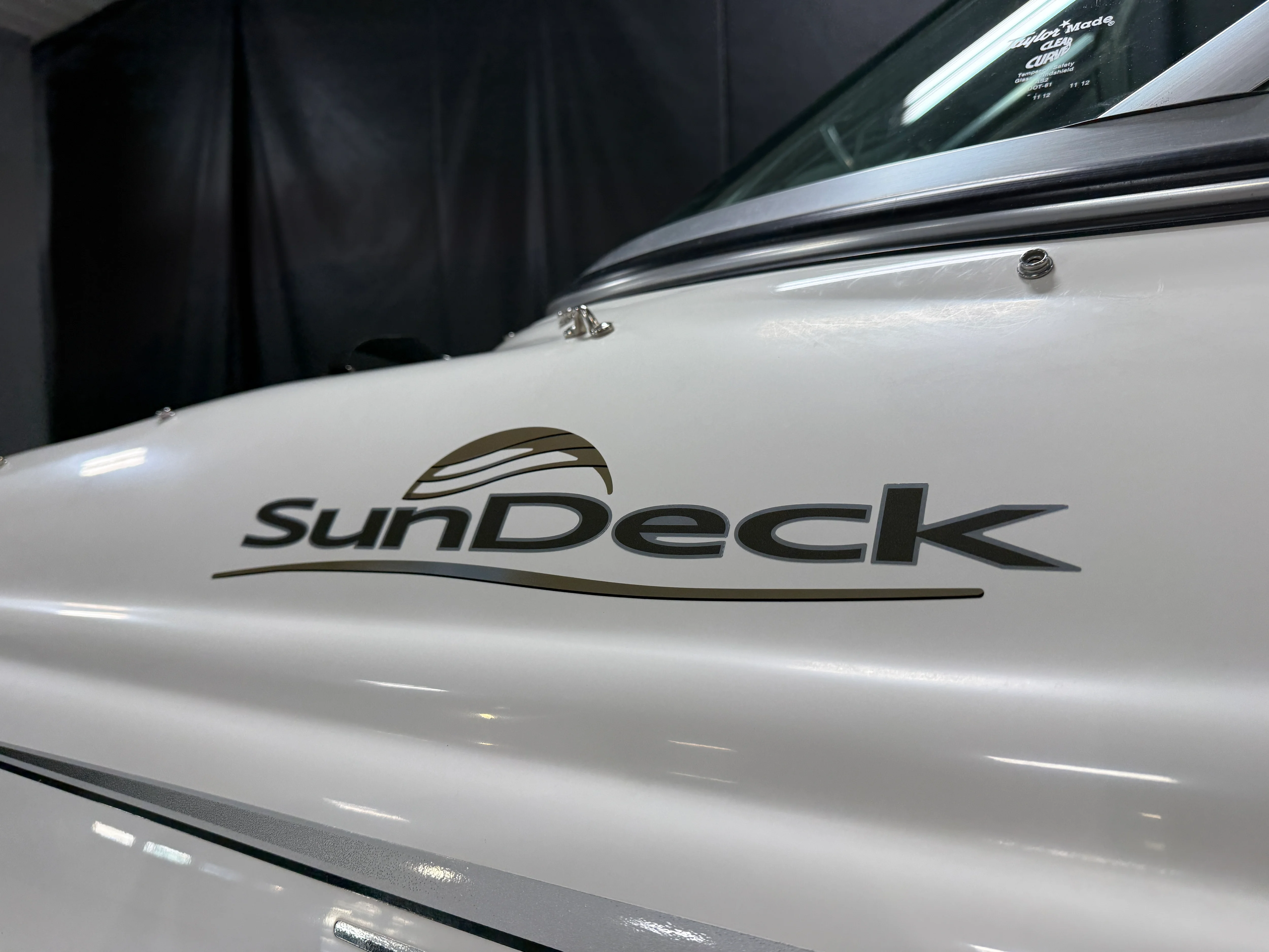 2011 Sea Ray SUNDECK 200 Image Thumbnail #8